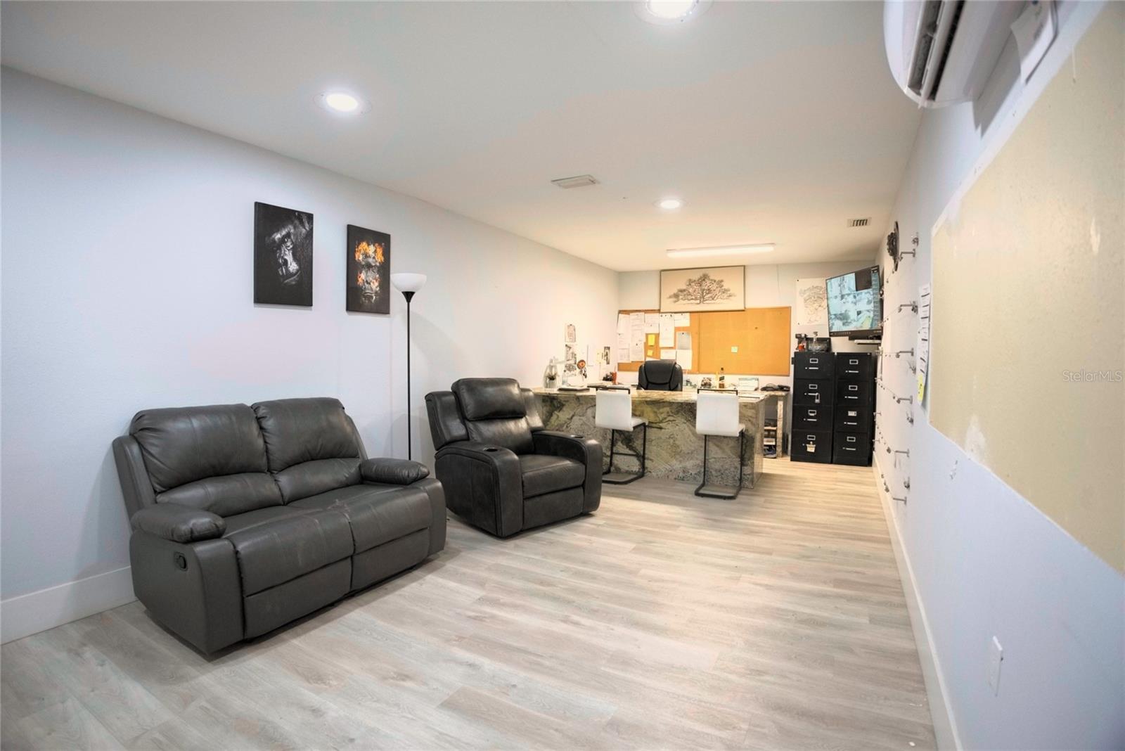 4024 & 4026 W CREST AVE — photo 21