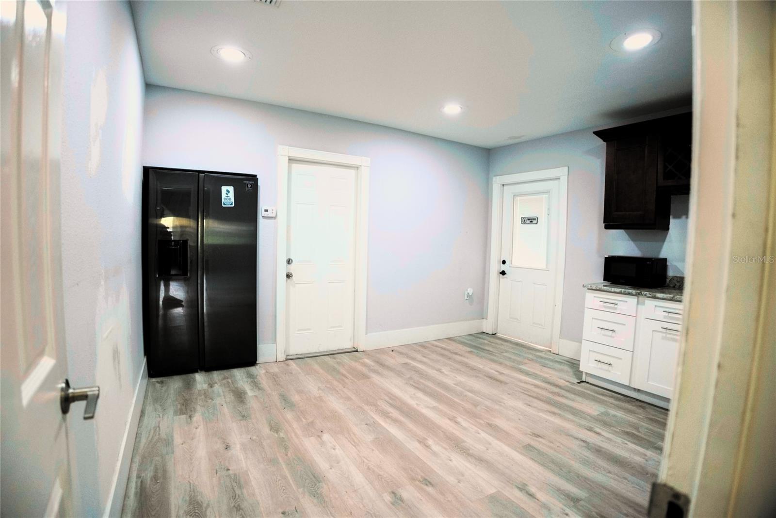 4024 & 4026 W CREST AVE — photo 14