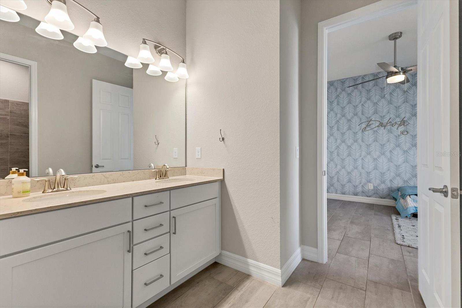 7028 HIGHGATE LN — photo 25