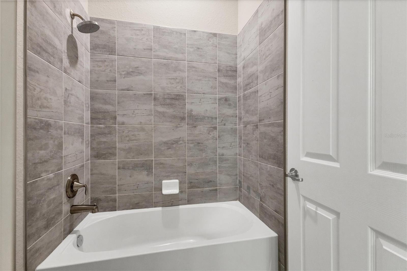 7028 HIGHGATE LN — photo 27