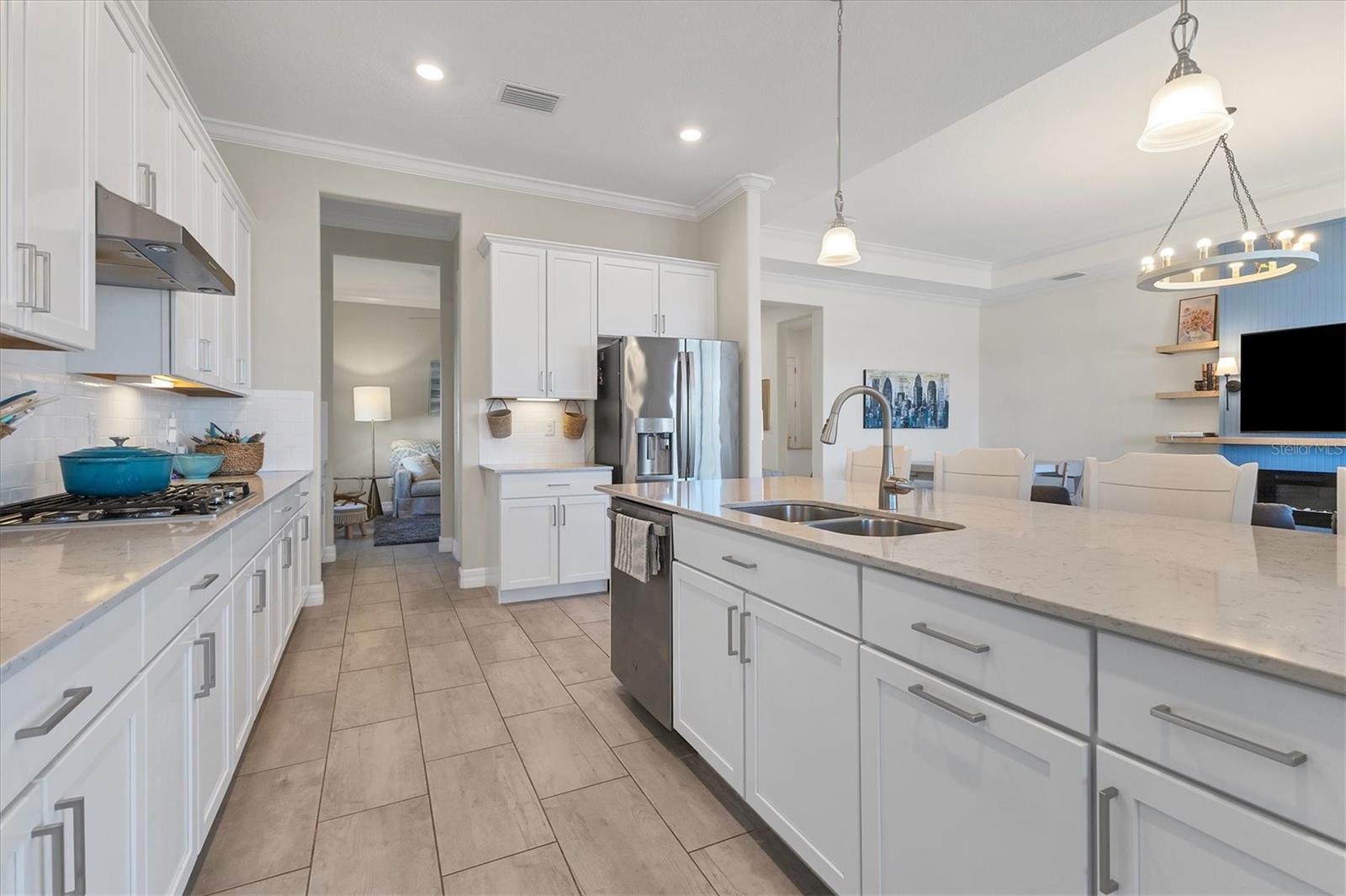 7028 HIGHGATE LN — photo 15
