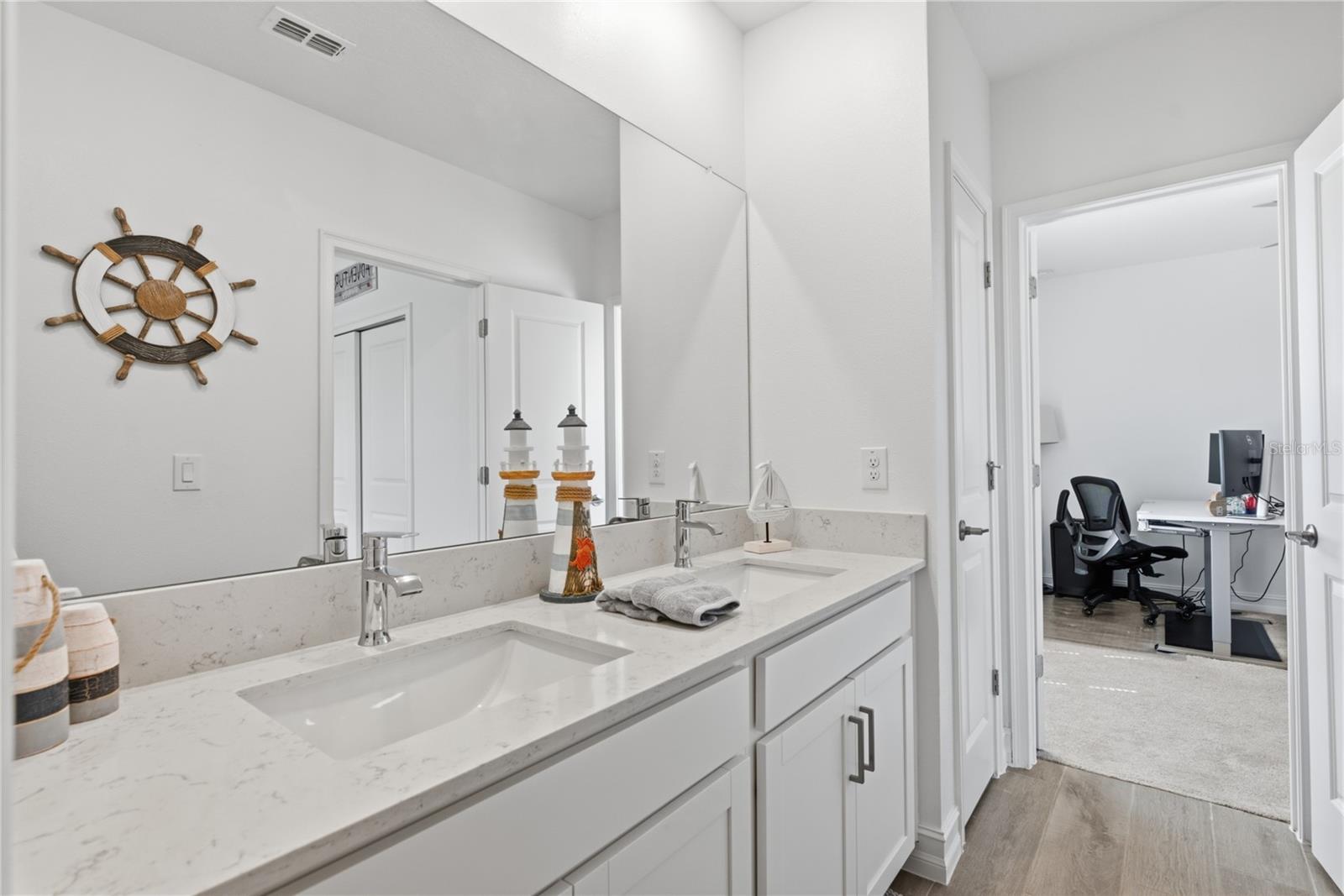 8908 LITTLE BLUESTEM DR — photo 36