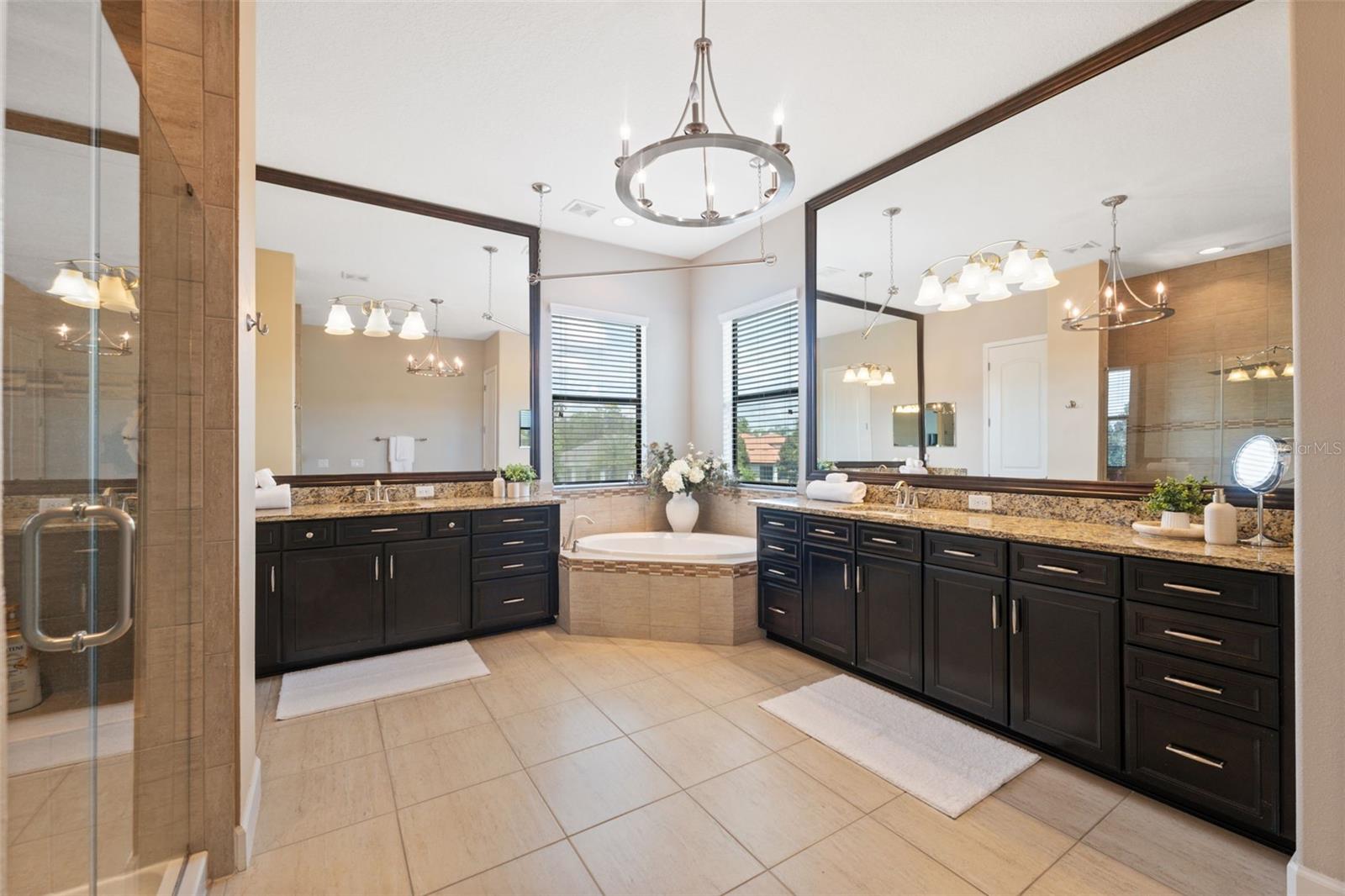 2591 GRAND CYPRESS BLVD — photo 33