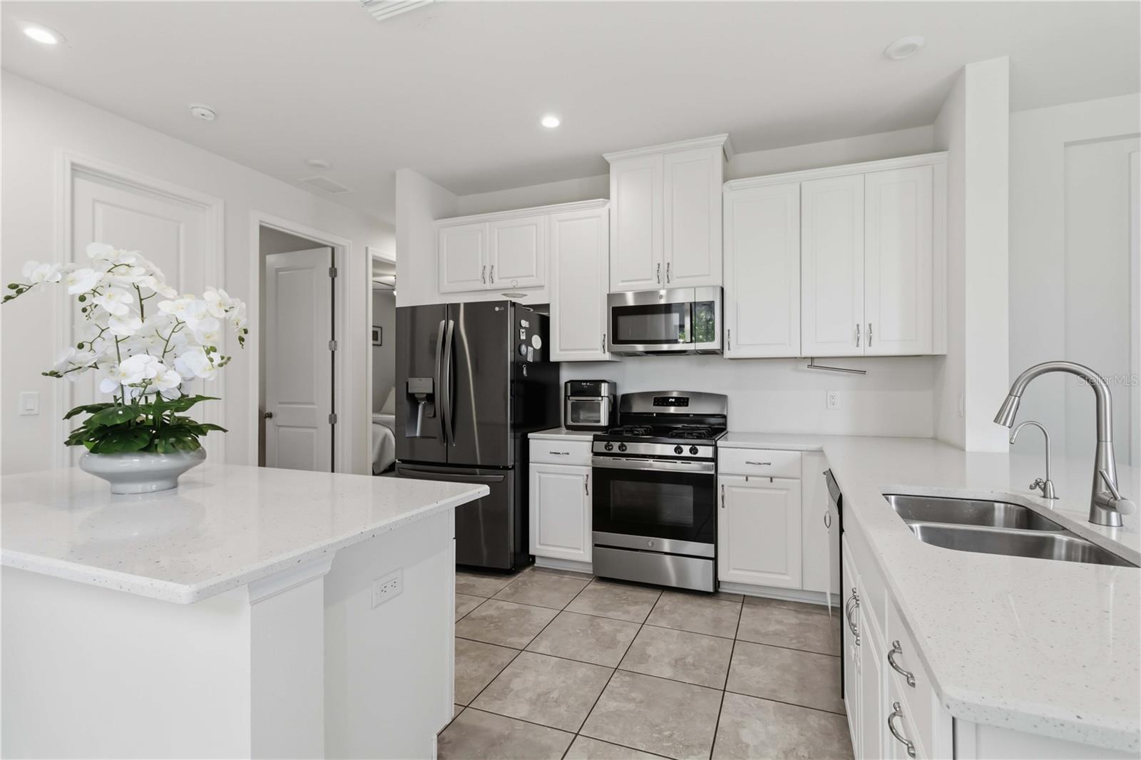 5517 SUMMIT GLN — photo 15