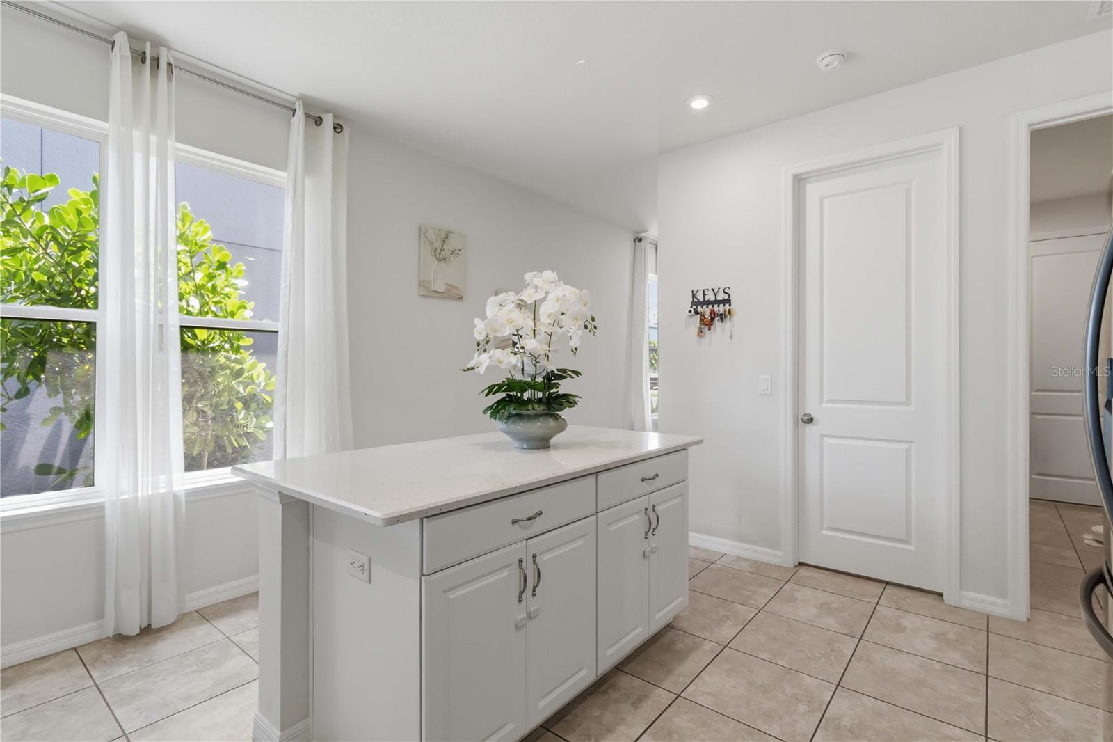 5517 SUMMIT GLN — photo 19