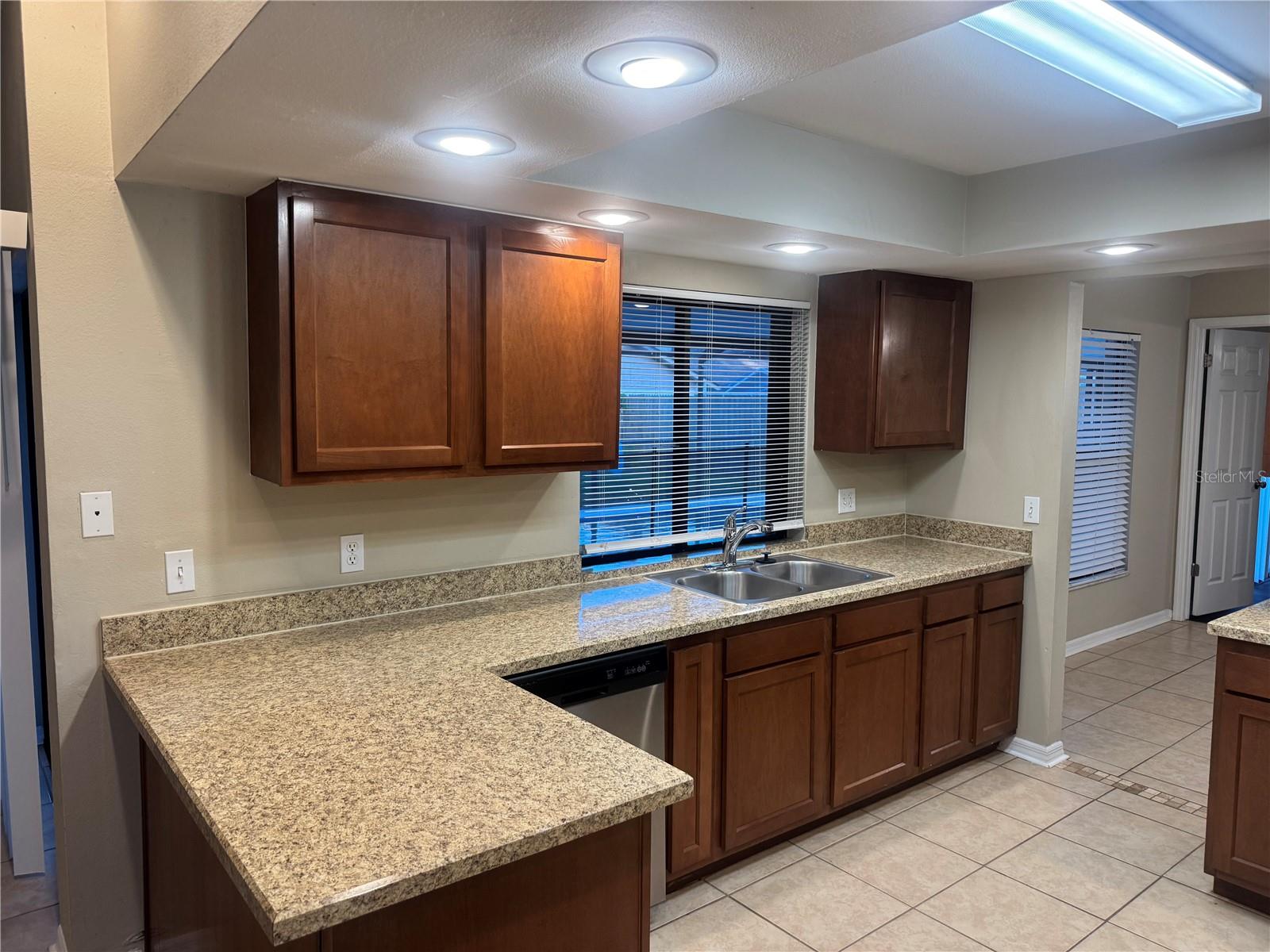 2537 ARBORWOOD DR — photo 8