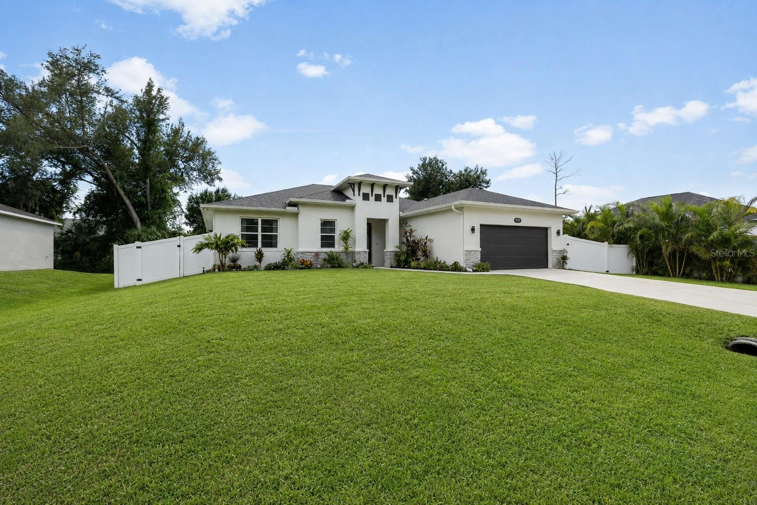 4033 UNION LN — photo 2