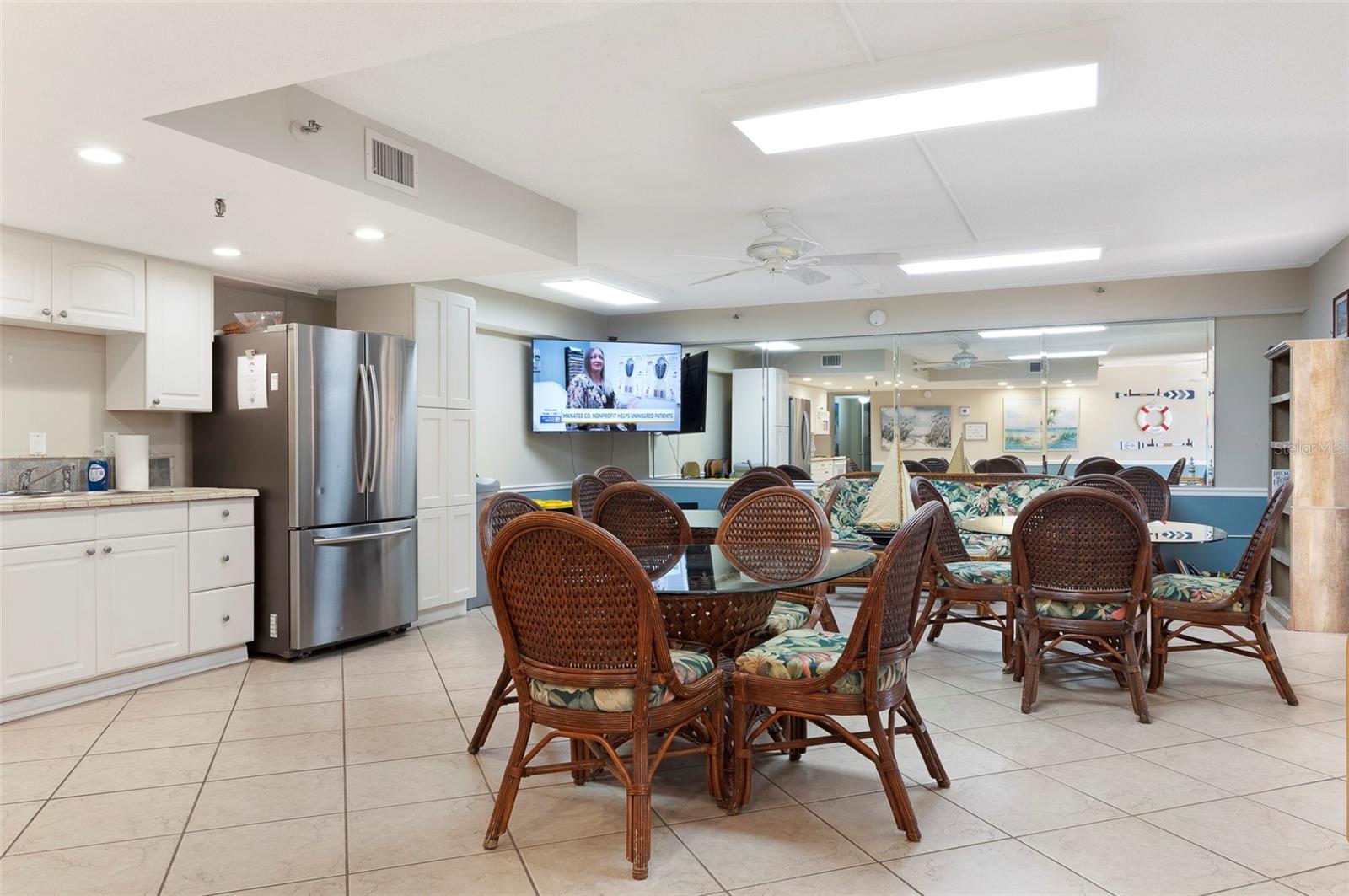 7430 SUNSHINE SKYWAY LN S #405 — photo 36