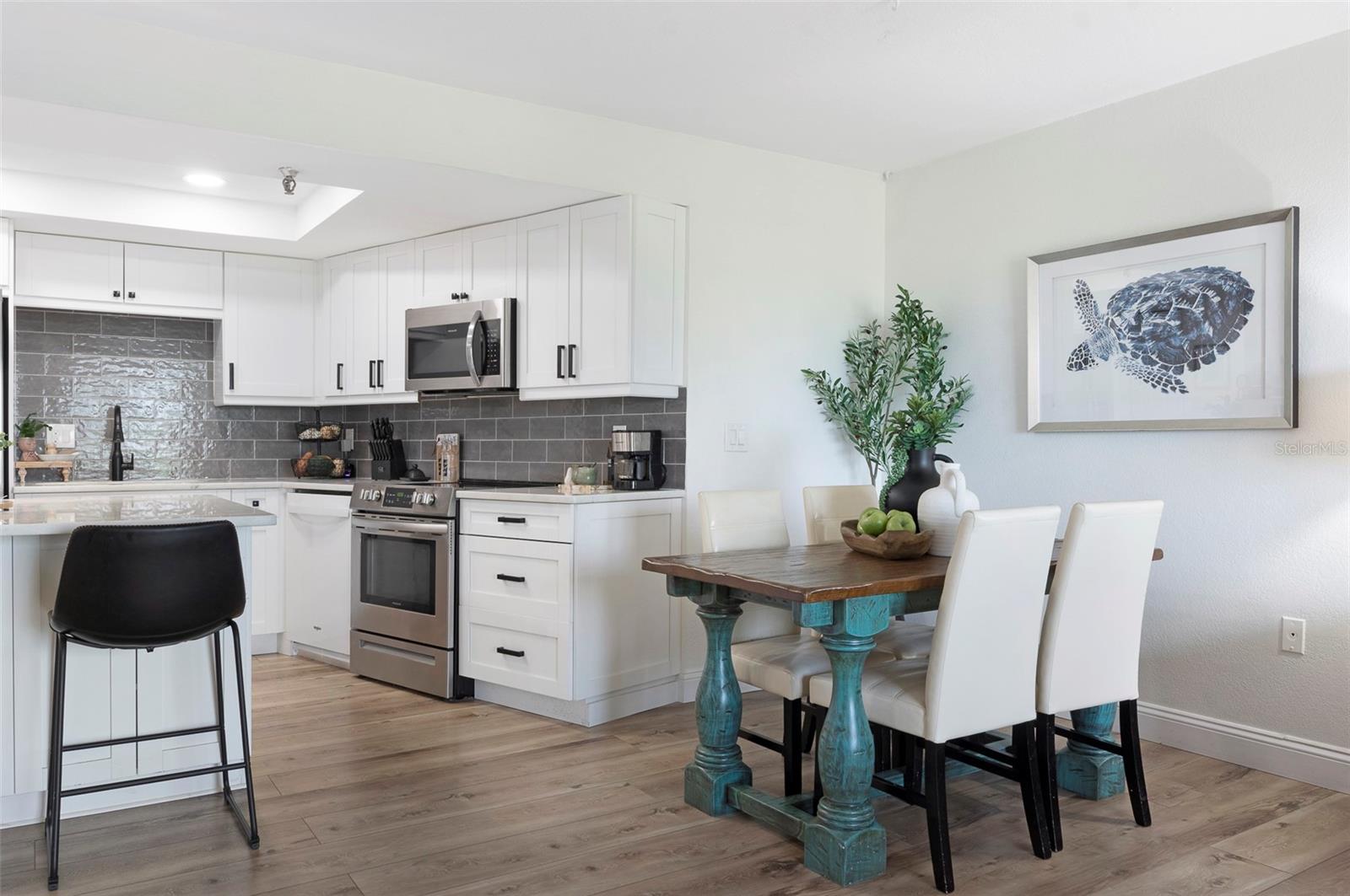 7430 SUNSHINE SKYWAY LN S #405 — photo 8