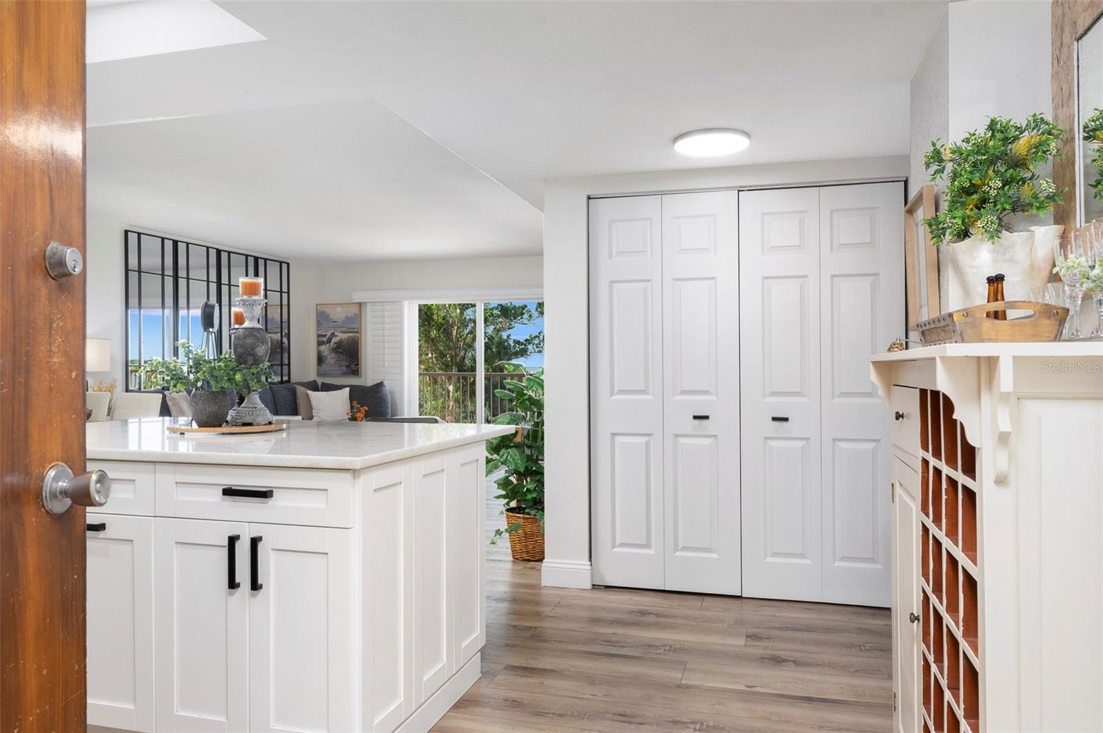 7430 SUNSHINE SKYWAY LN S #405 — photo 4