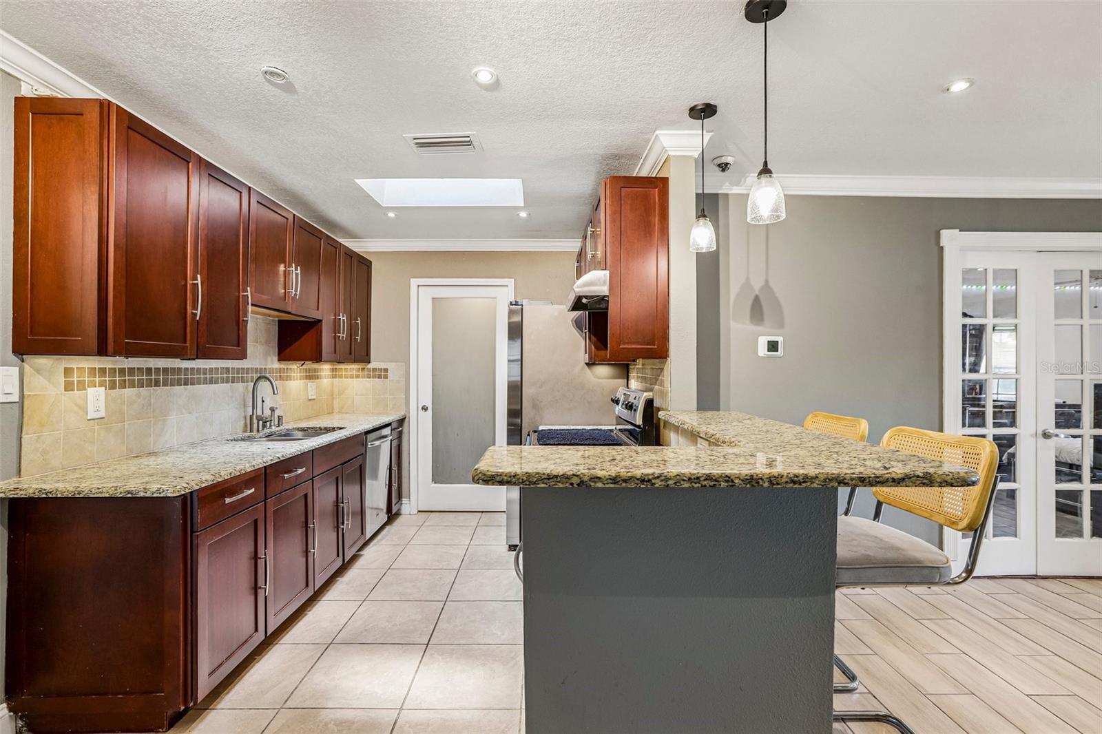 1009 COOLWOOD PL — photo 13