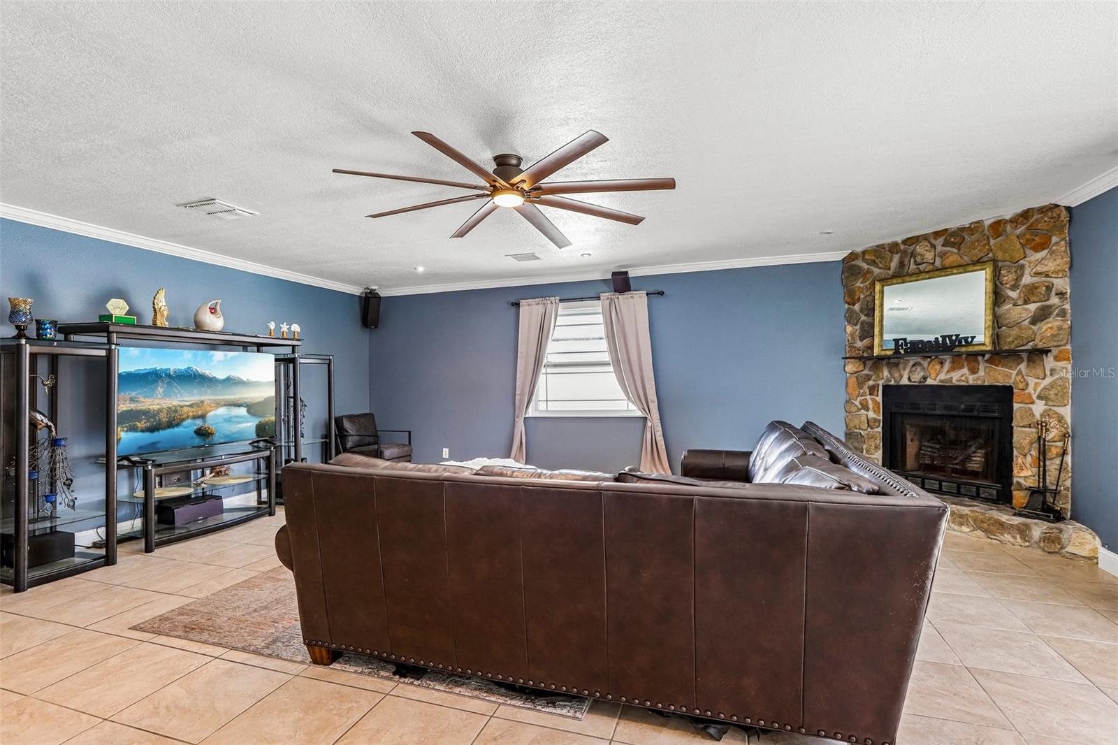 1009 COOLWOOD PL — photo 7