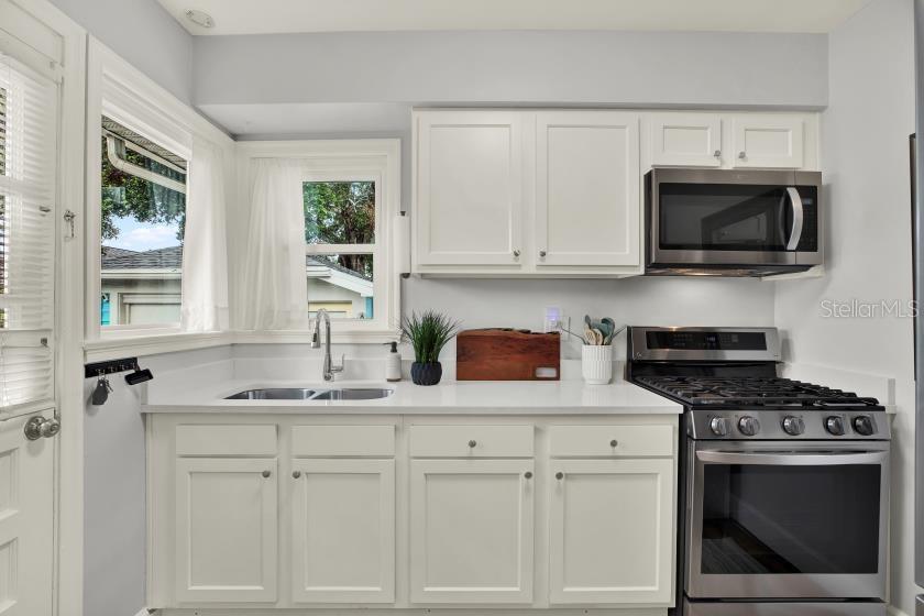 306 N HIGHLAND AVE — photo 8