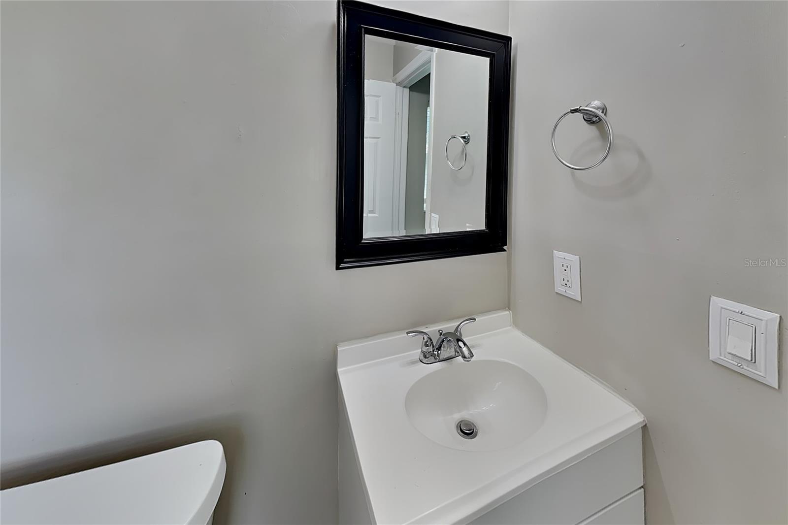 Home in SEFFNER — photo 9
