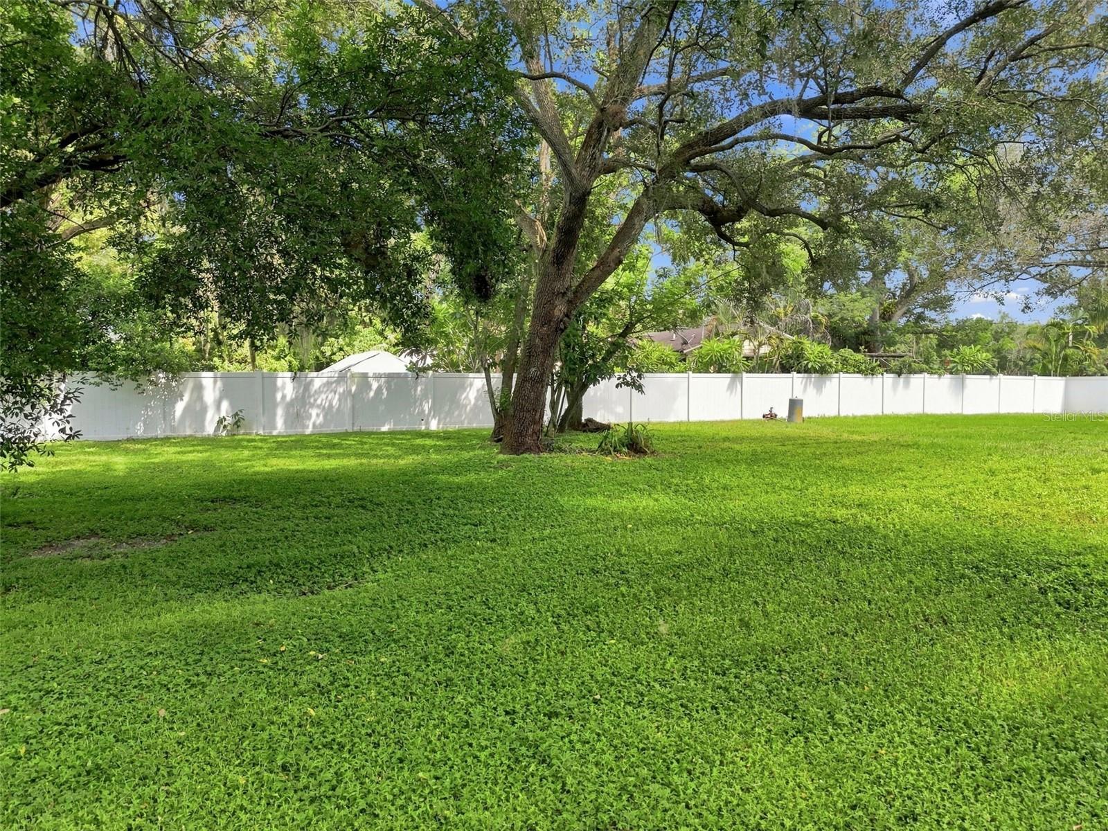 3426 RIVERVIEW DR — photo 37