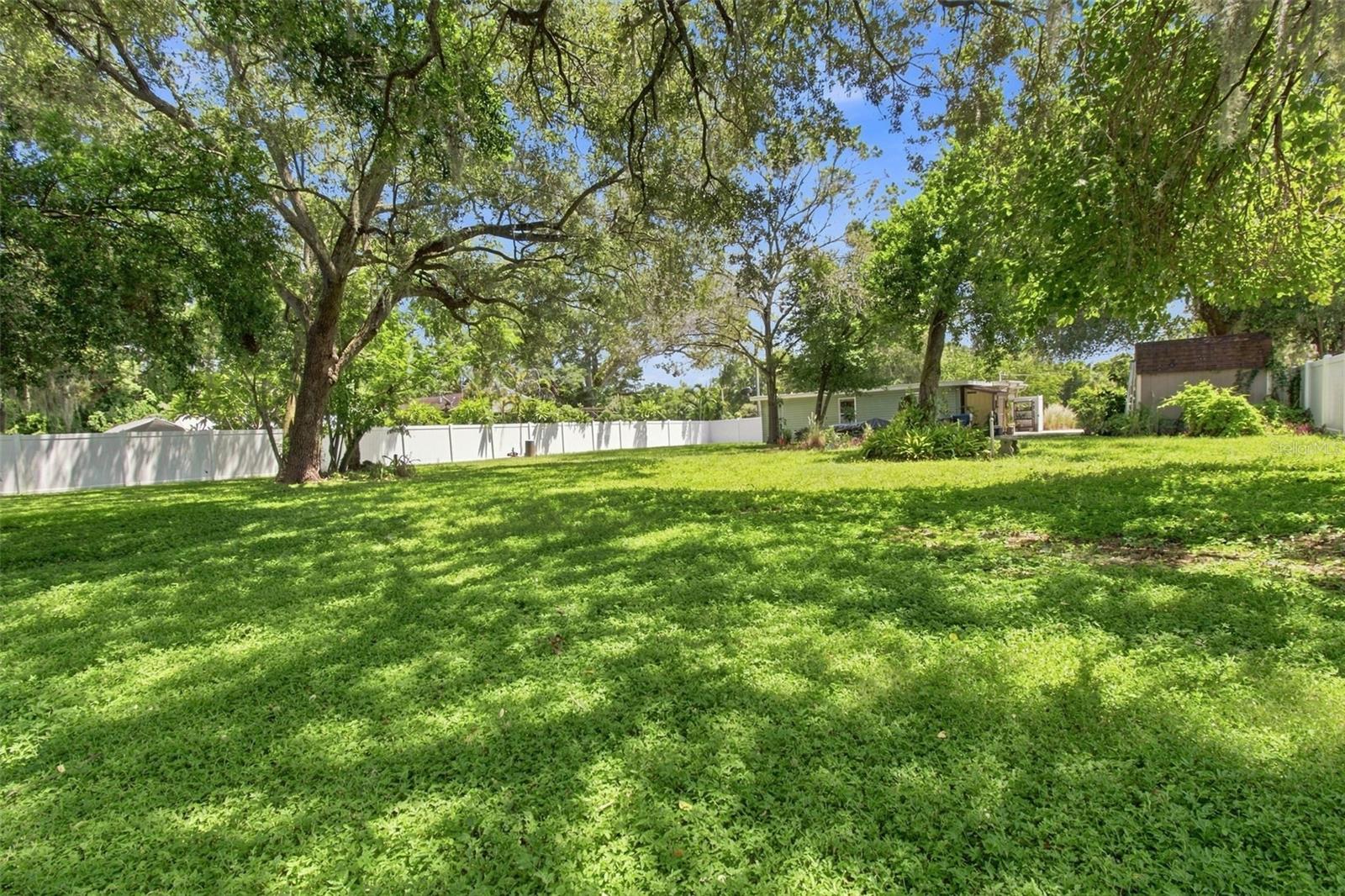 3426 RIVERVIEW DR — photo 38