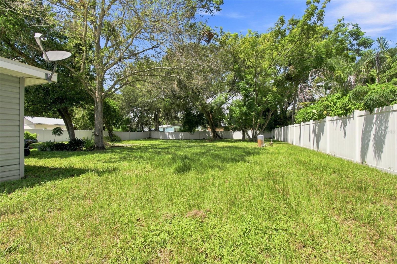 3426 RIVERVIEW DR — photo 40