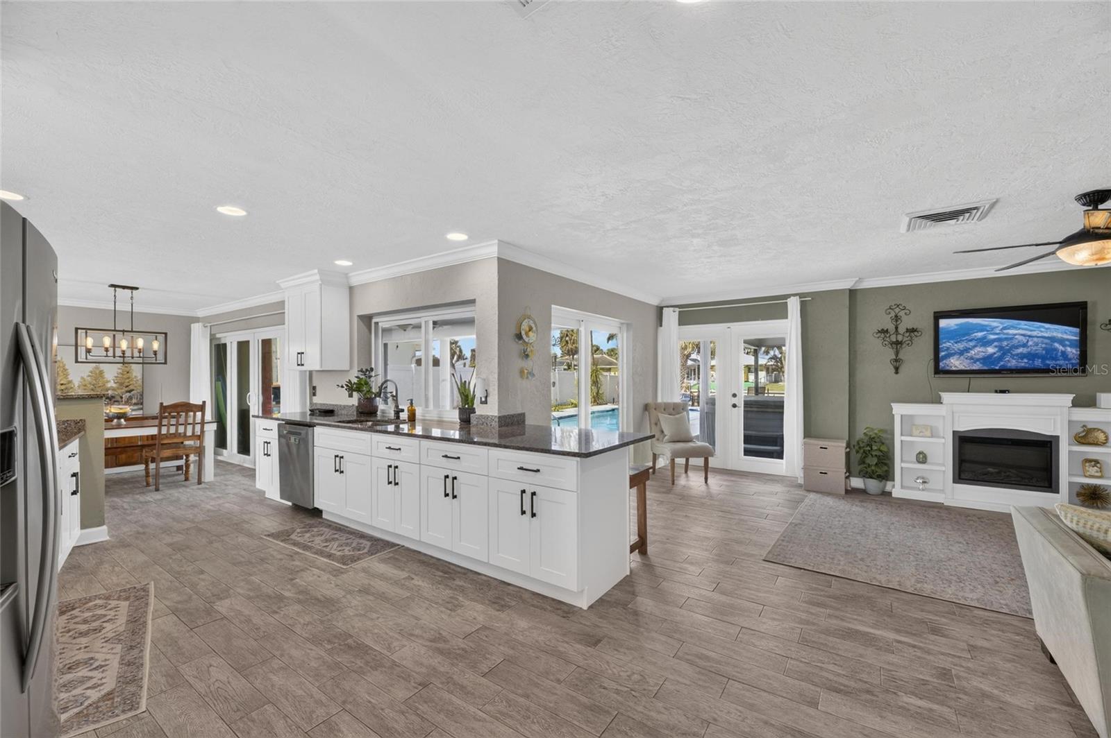 6314 WISTERIA LN — photo 22
