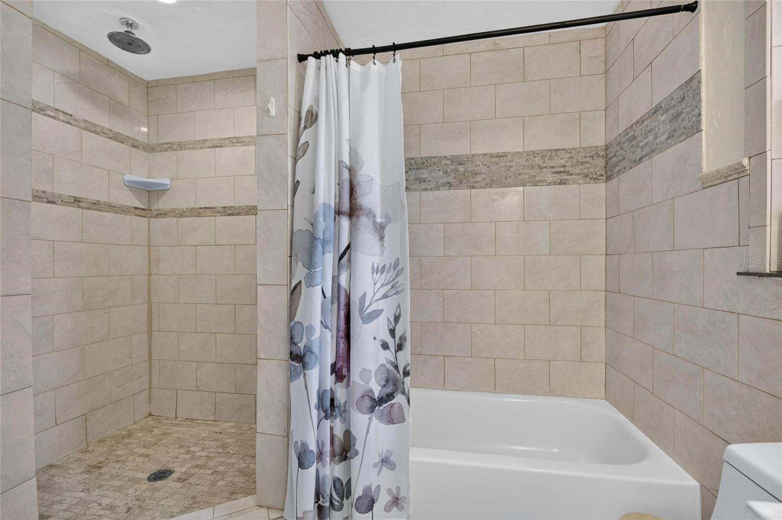 6314 WISTERIA LN — photo 33