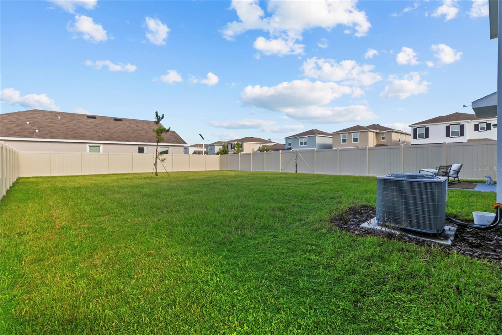 8210 DOLPHIN BLUFF BLVD — photo 34