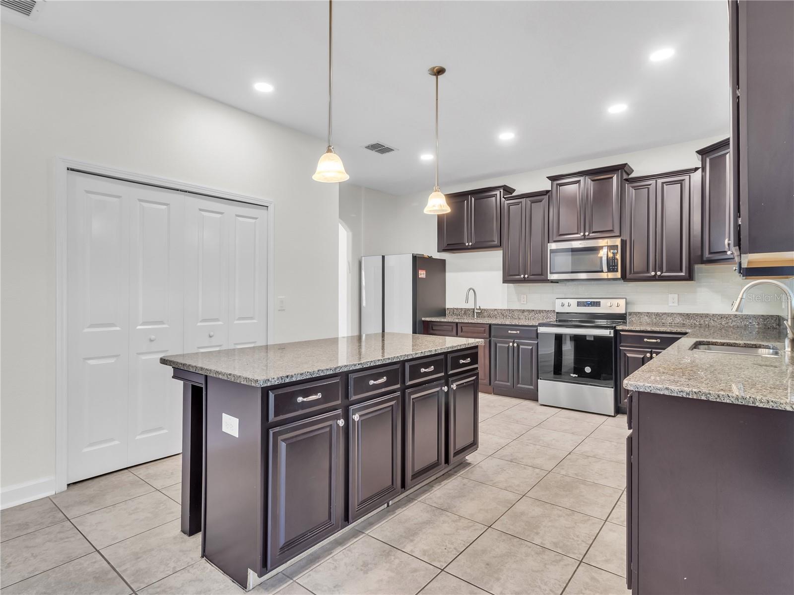 5063 IVORY STONE DR — photo 13