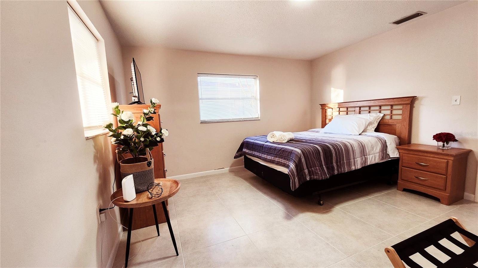 9709 LAKESIDE LN — photo 24