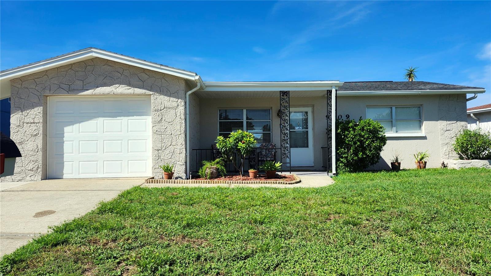 9709 LAKESIDE LN — photo 2