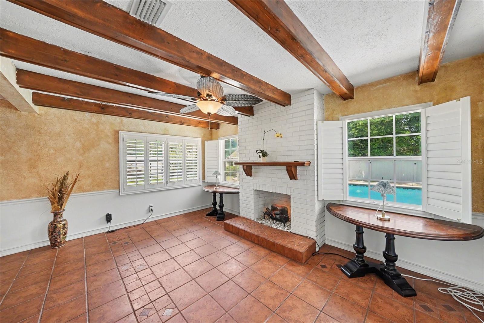 404 CLARISSA DR — photo 14