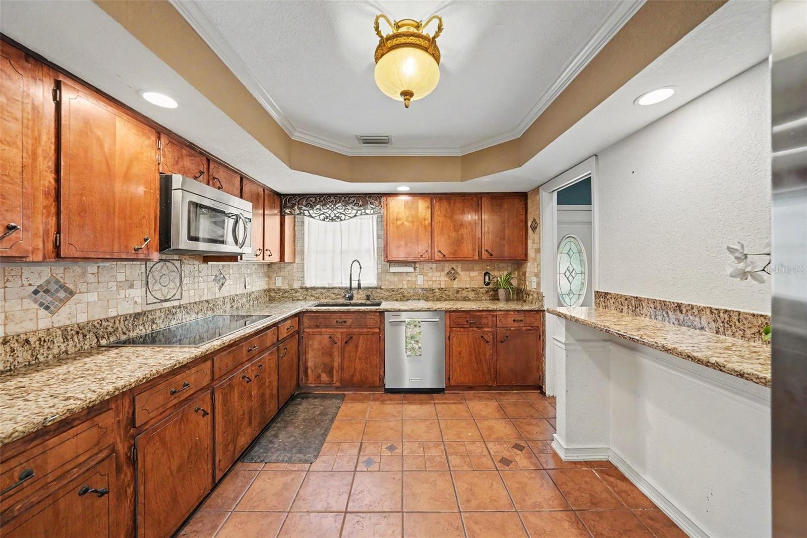 404 CLARISSA DR — photo 16