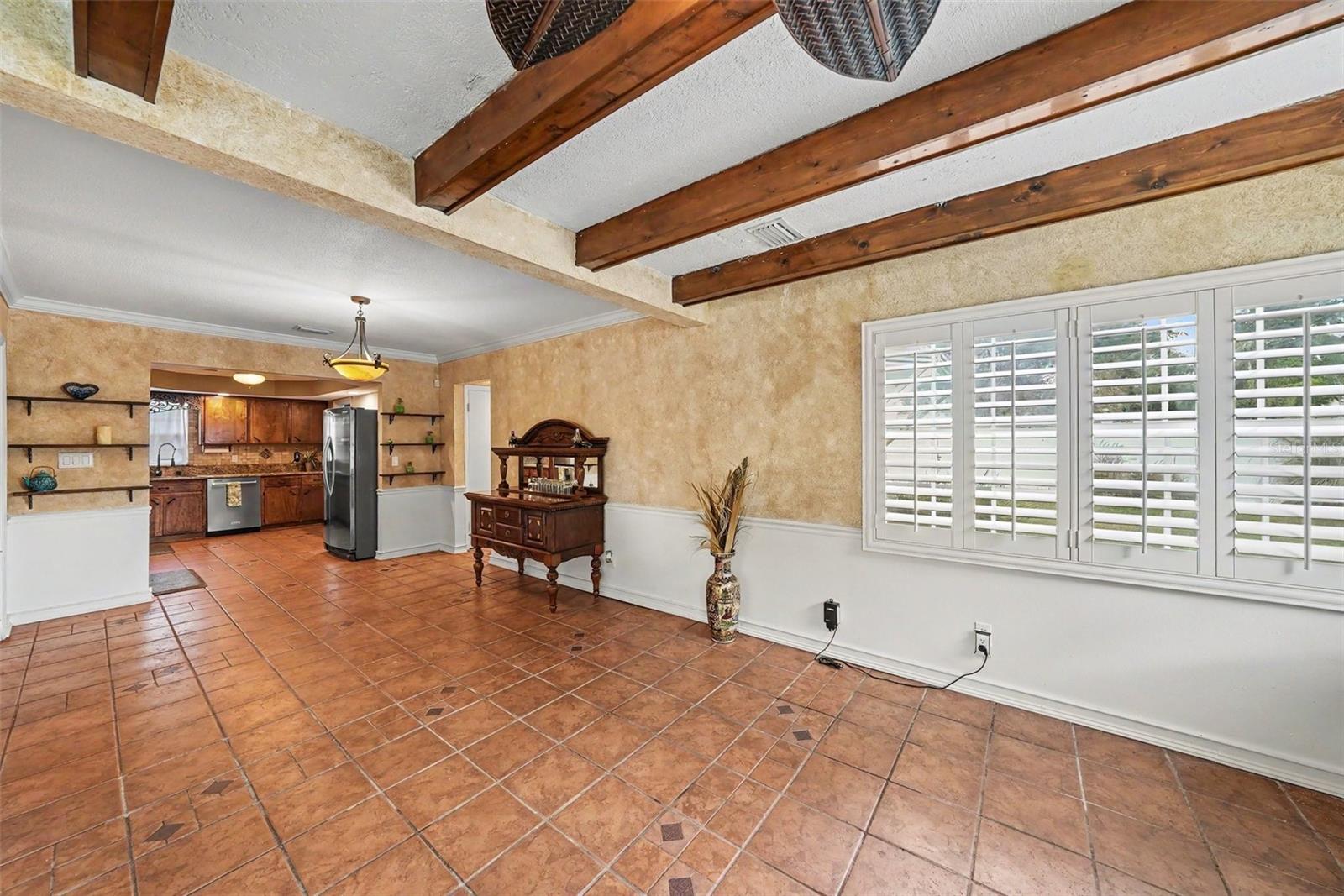 404 CLARISSA DR — photo 13