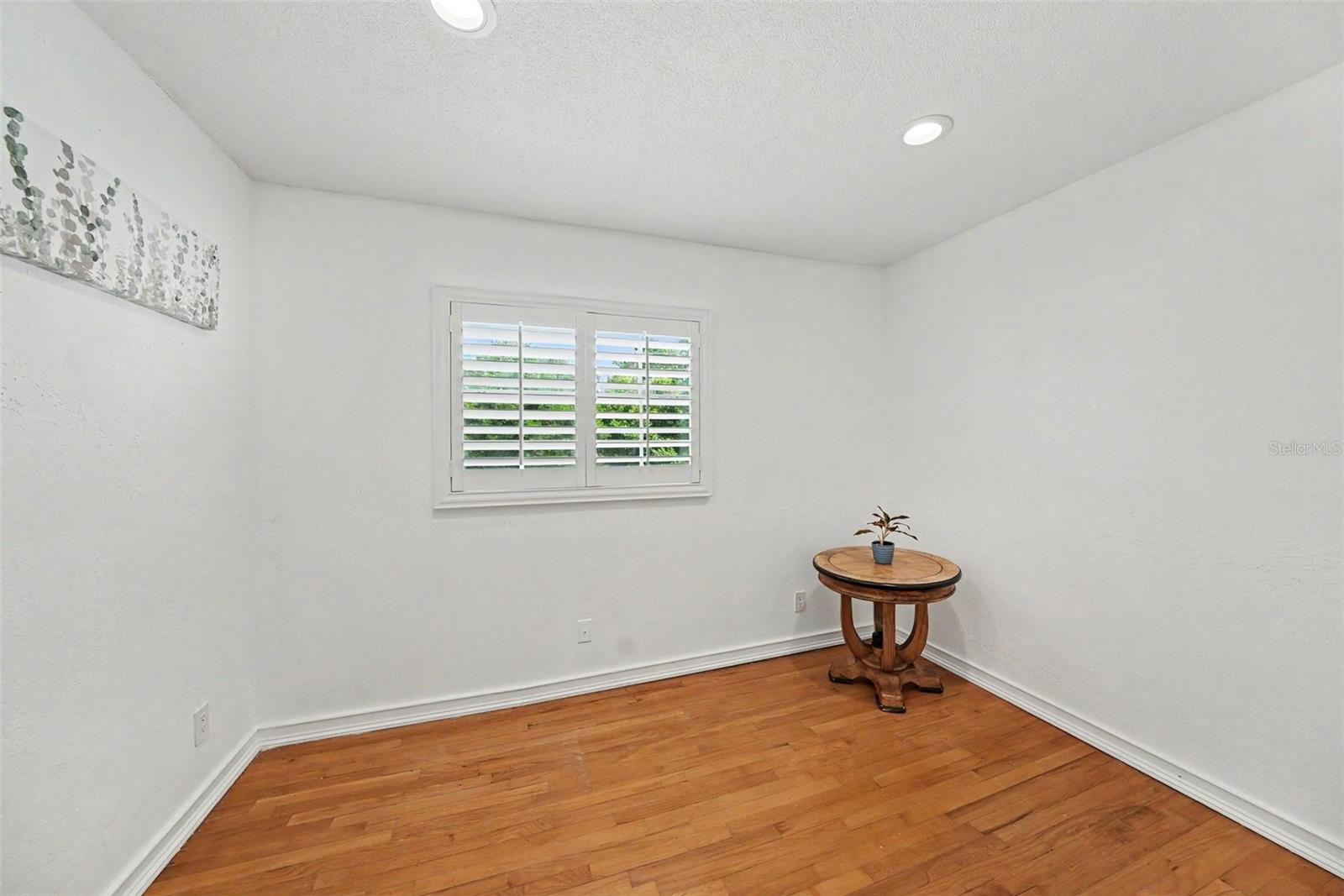 404 CLARISSA DR — photo 25