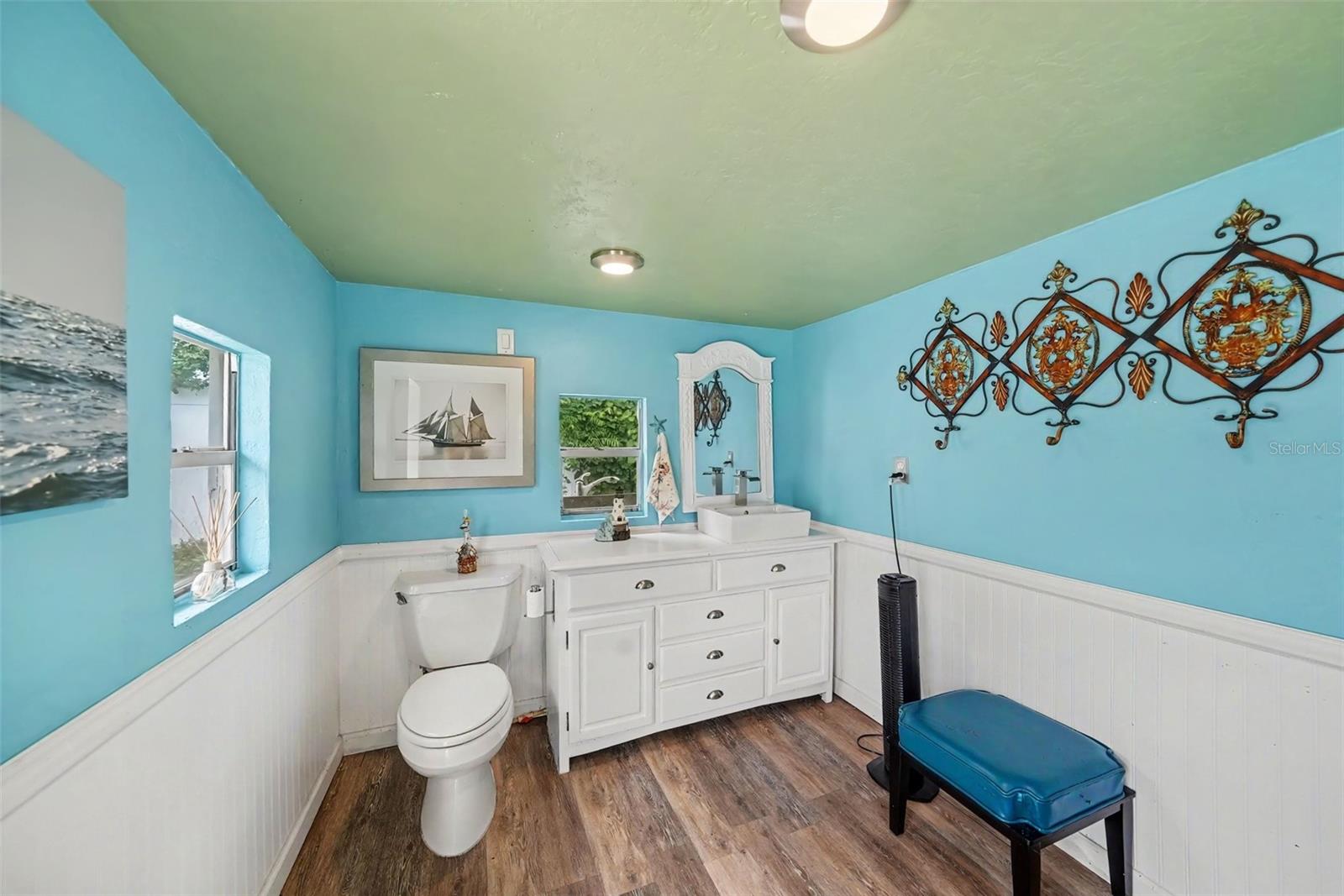 404 CLARISSA DR — photo 38