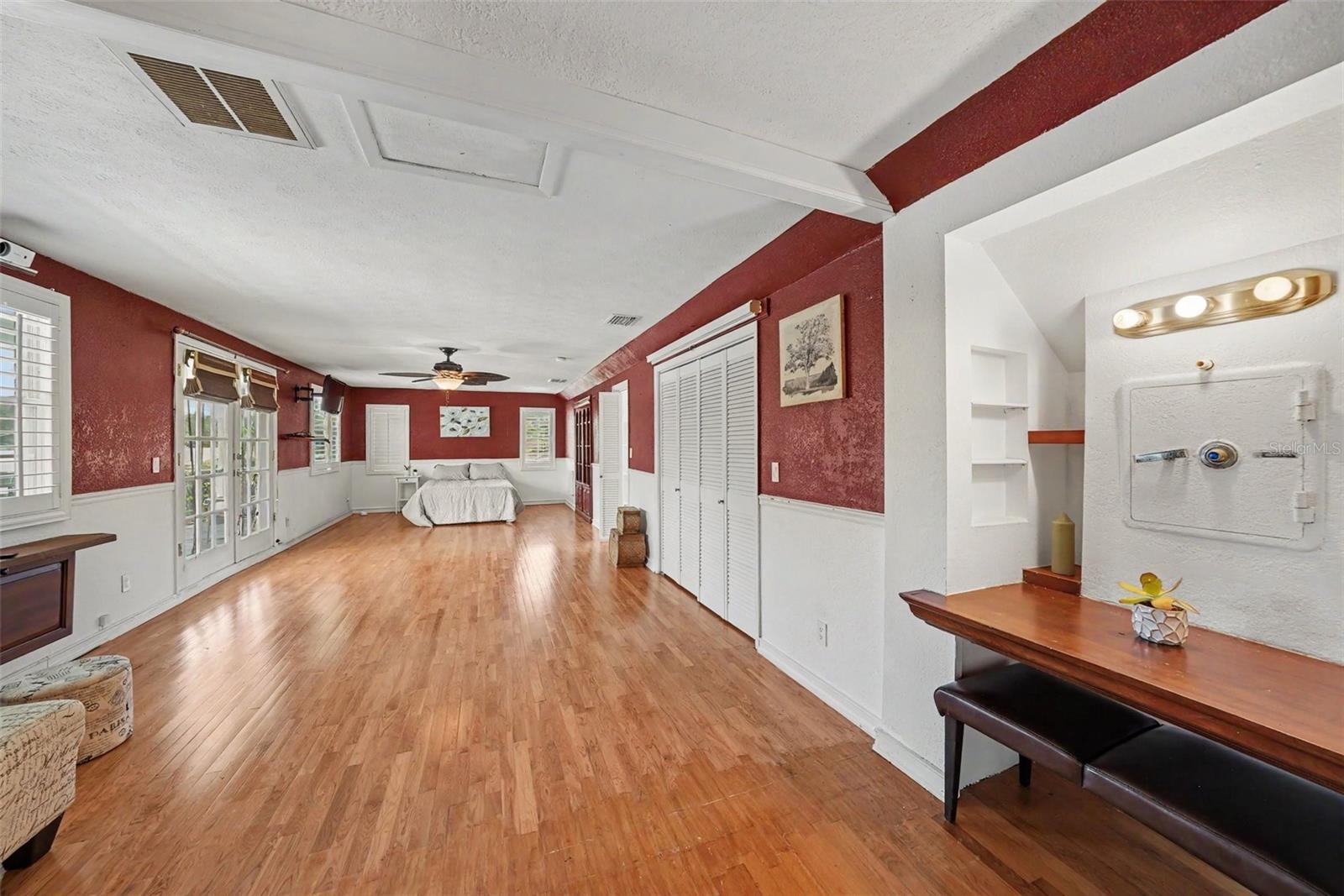 404 CLARISSA DR — photo 21