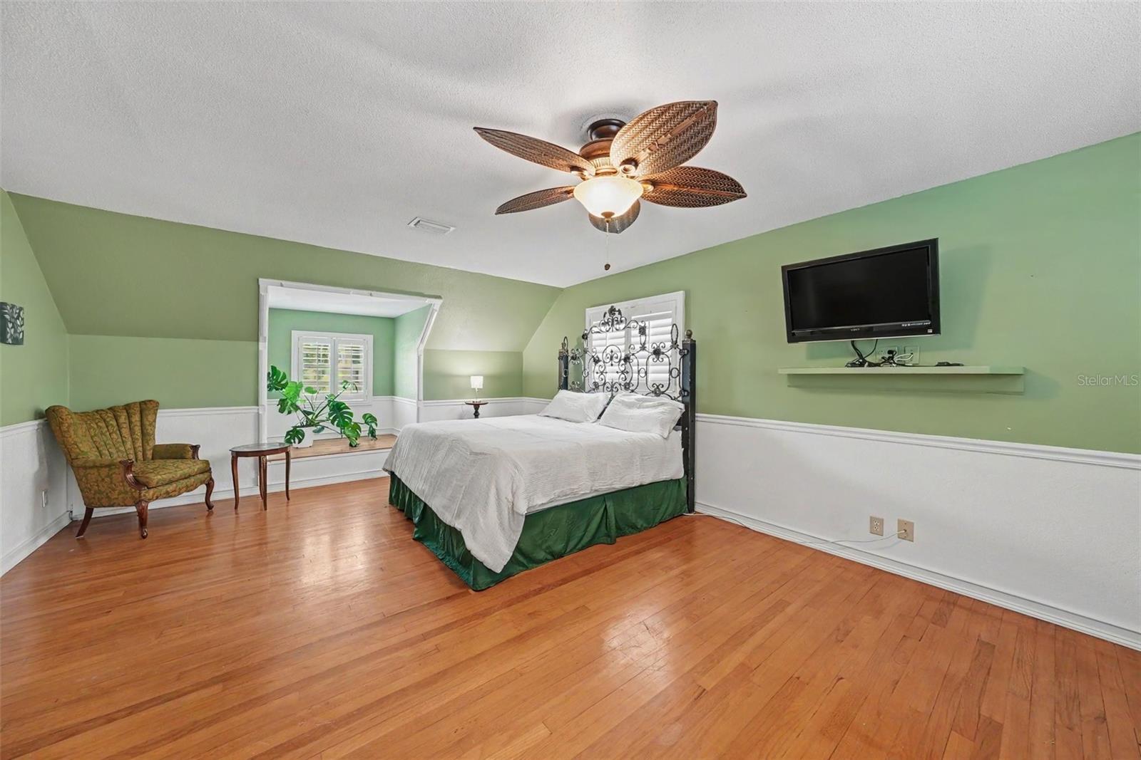 404 CLARISSA DR — photo 27