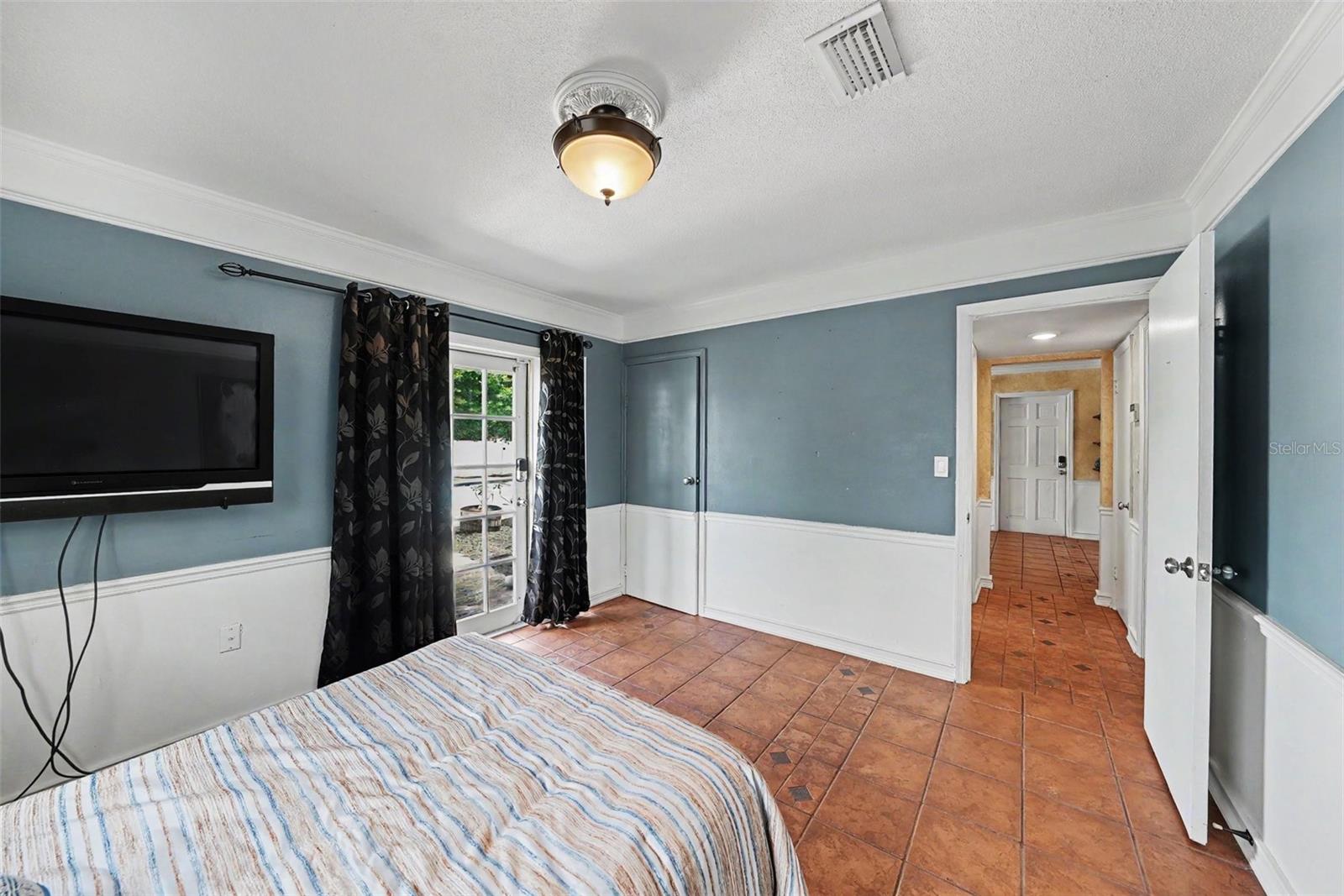 404 CLARISSA DR — photo 31