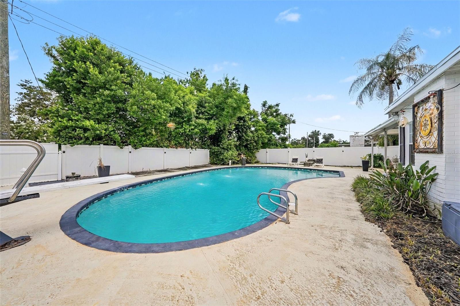 404 CLARISSA DR — photo 41