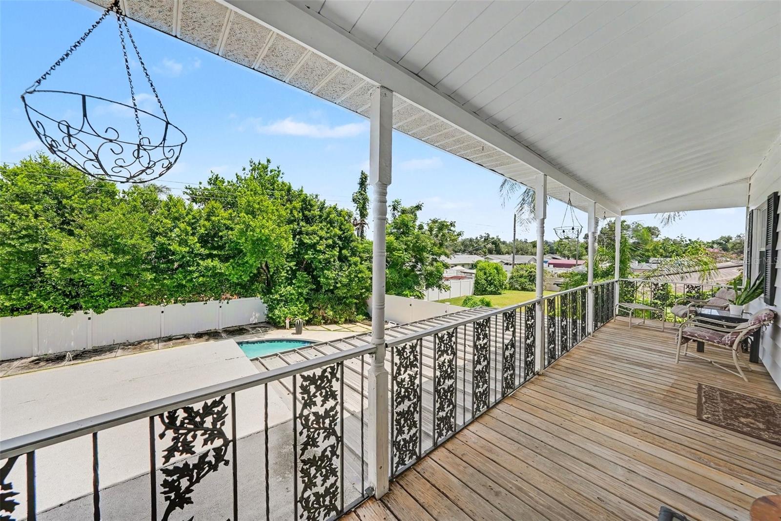 404 CLARISSA DR — photo 34