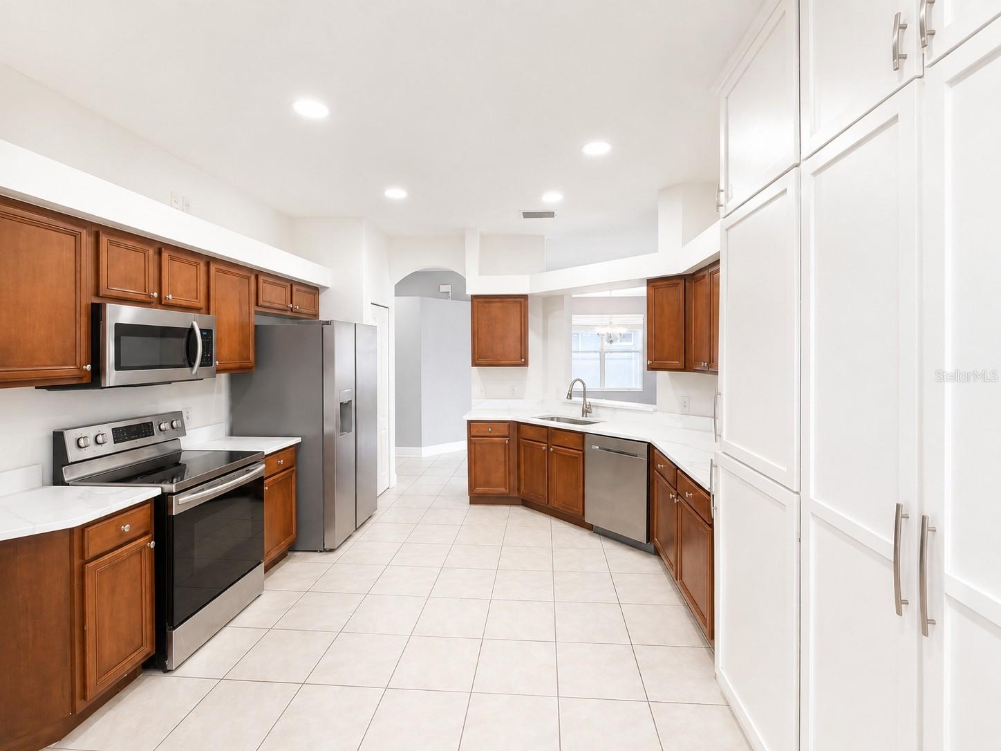 15430 LAKE BELLA VISTA DR — photo 8