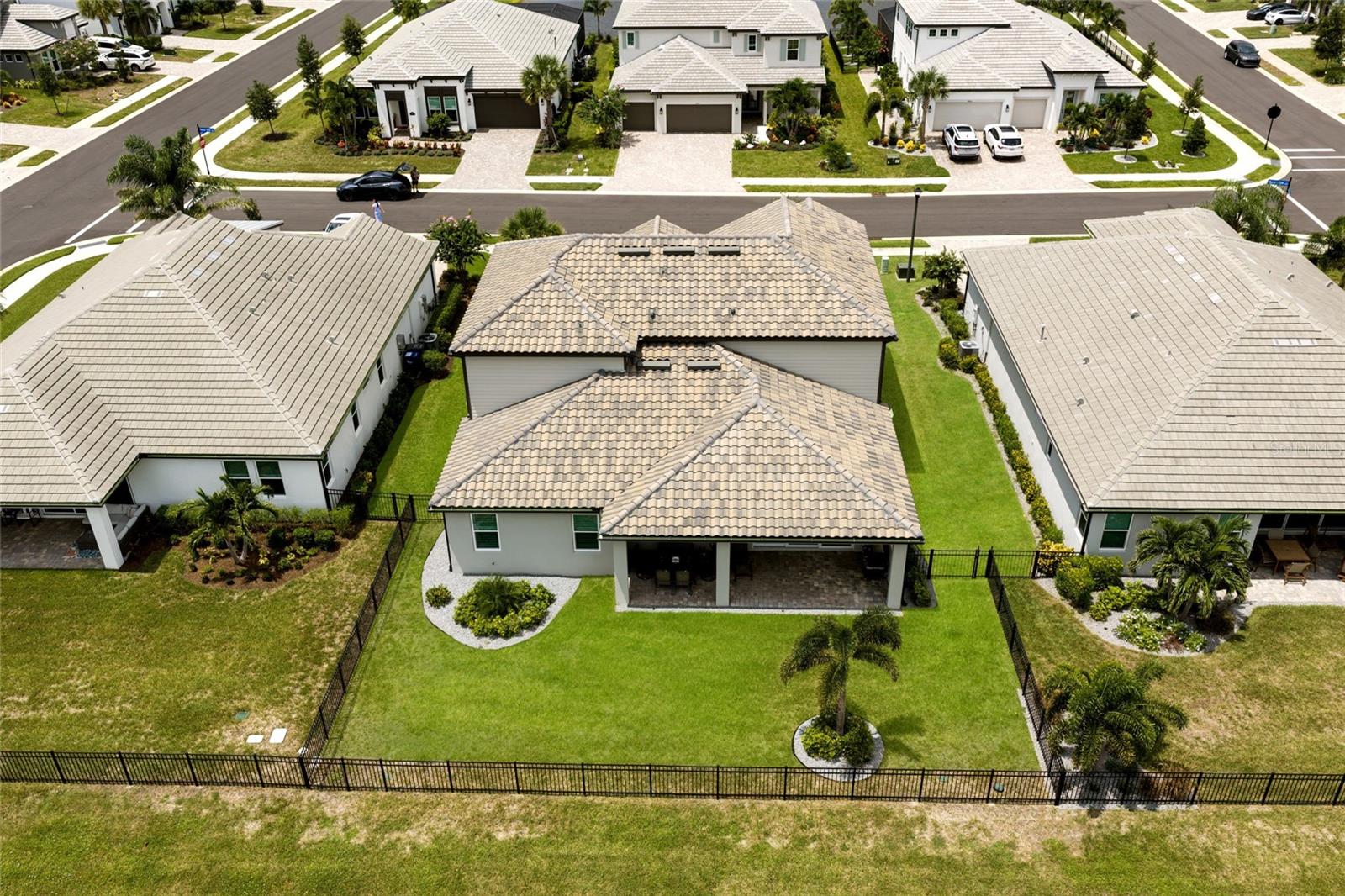 4811 HONEY DEW LN — photo 46