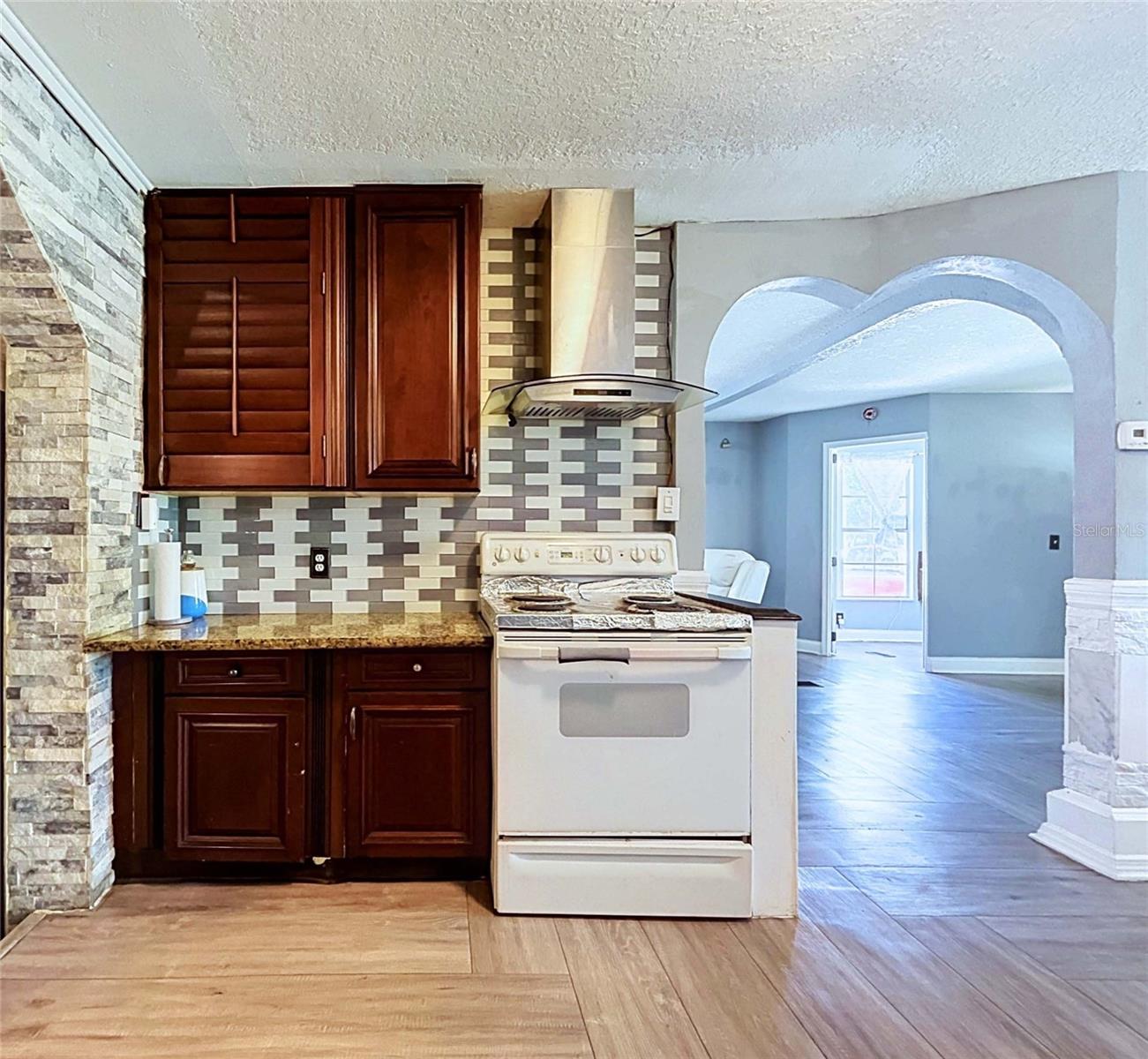 9507 SIX MILE CREEK RD — photo 25