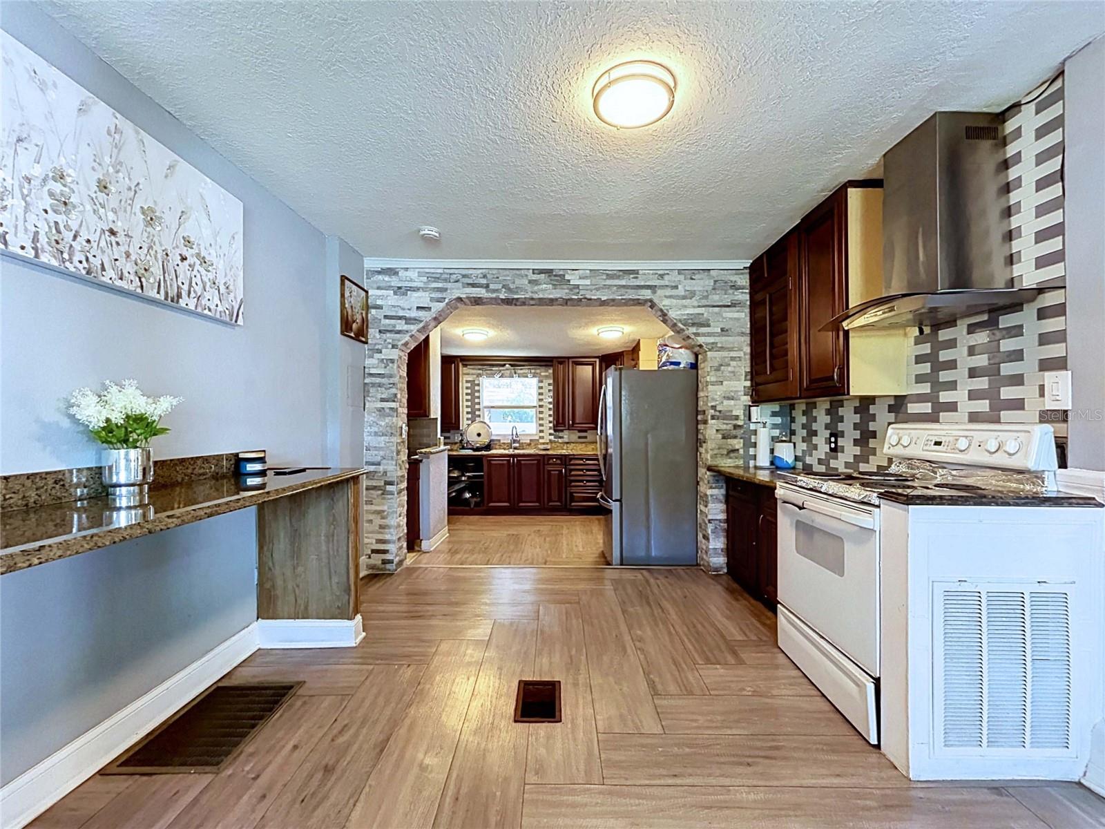 9507 SIX MILE CREEK RD — photo 18