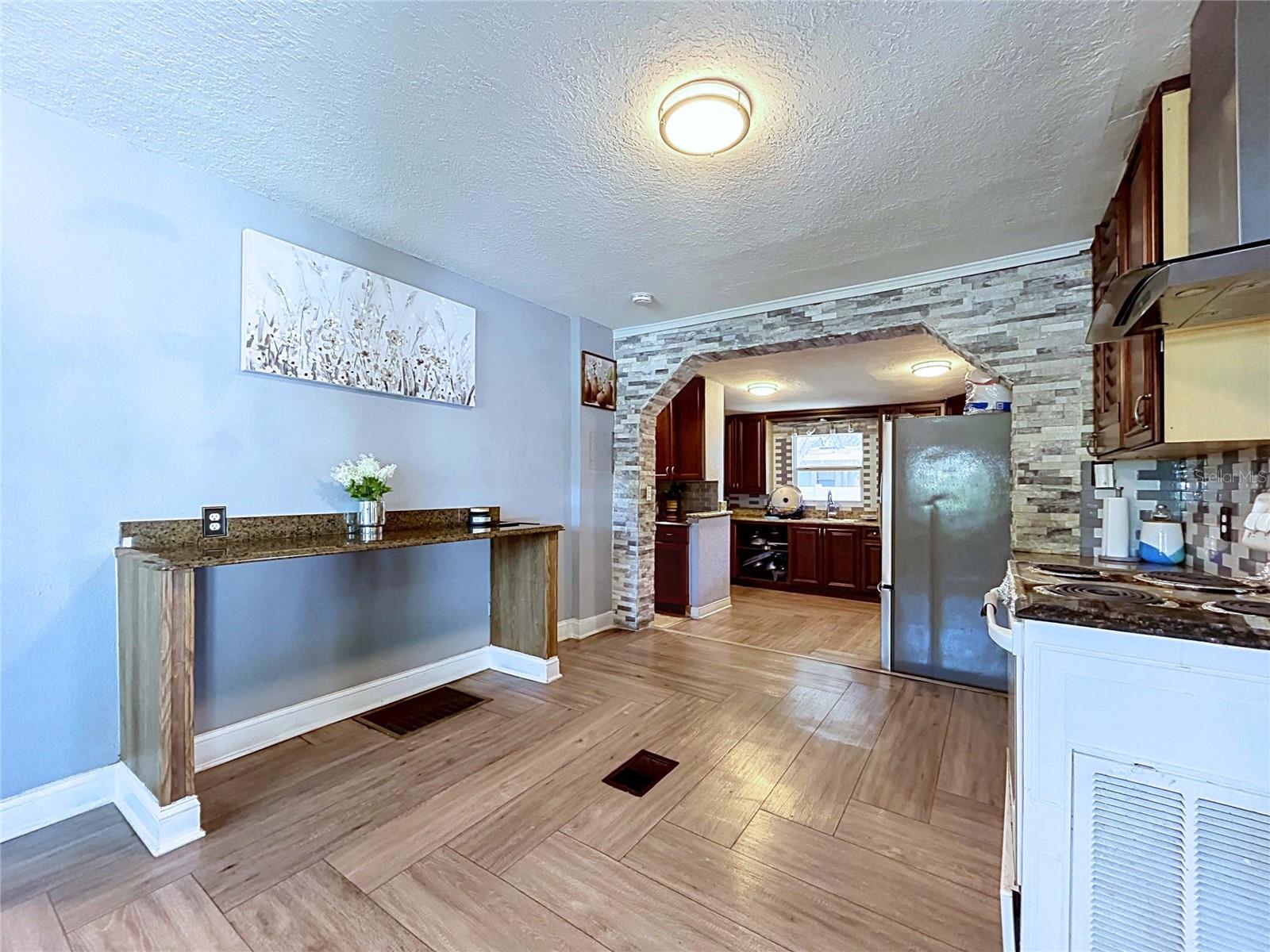 9507 SIX MILE CREEK RD — photo 17