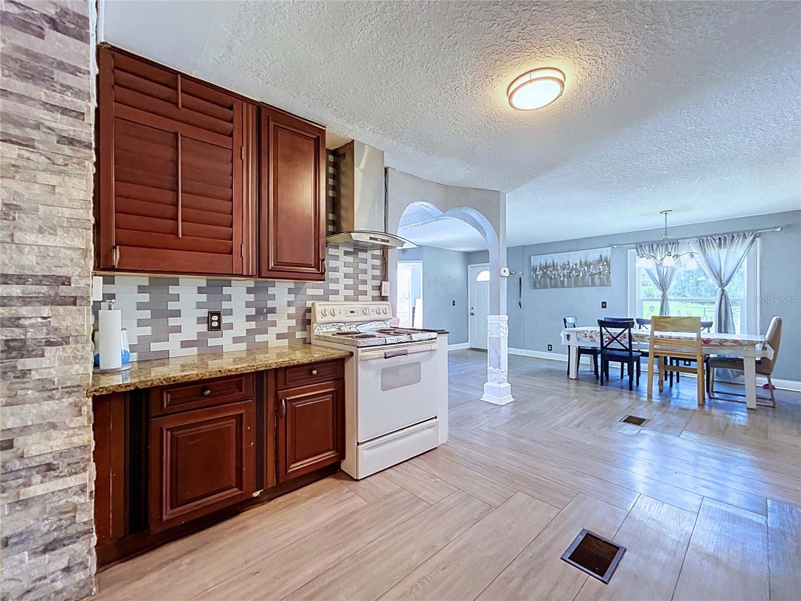 9507 SIX MILE CREEK RD — photo 21
