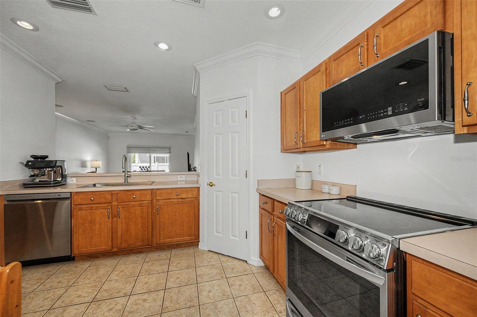 4909 ELIZABETH ANNE CIR — photo 4
