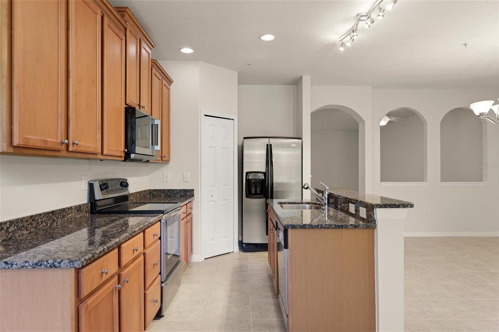 3717 PARKRIDGE CIR #6-102 — photo 21