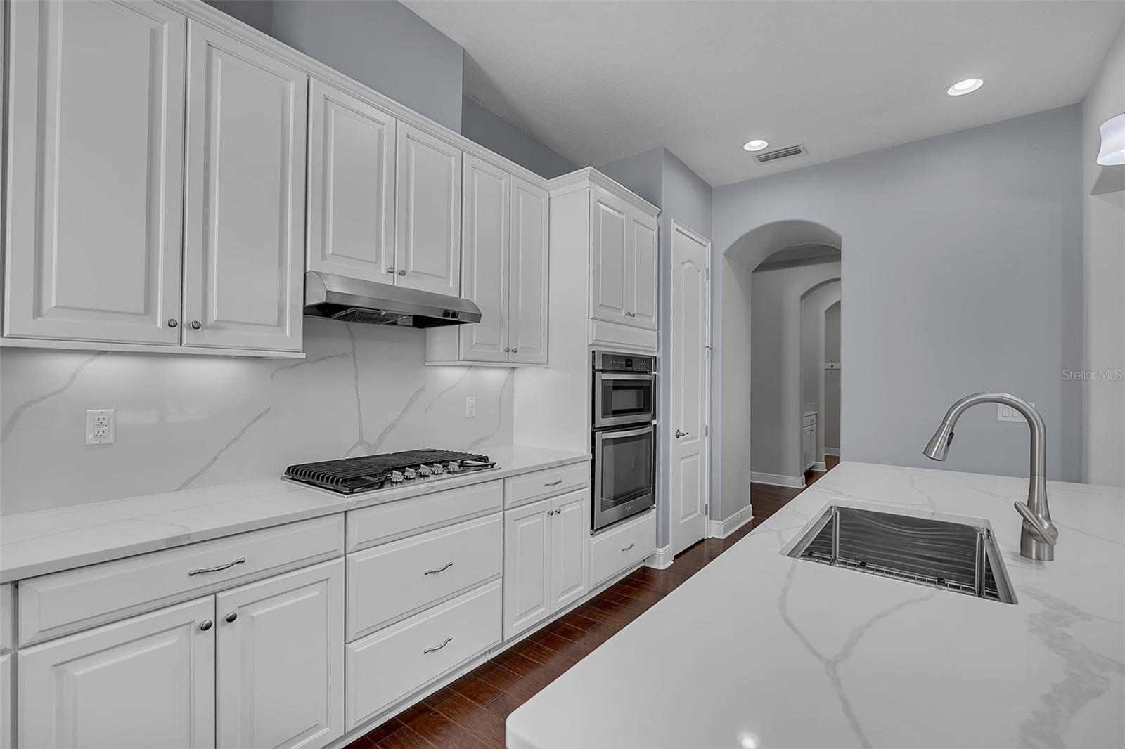 10310 EASTWOOD DR — photo 11