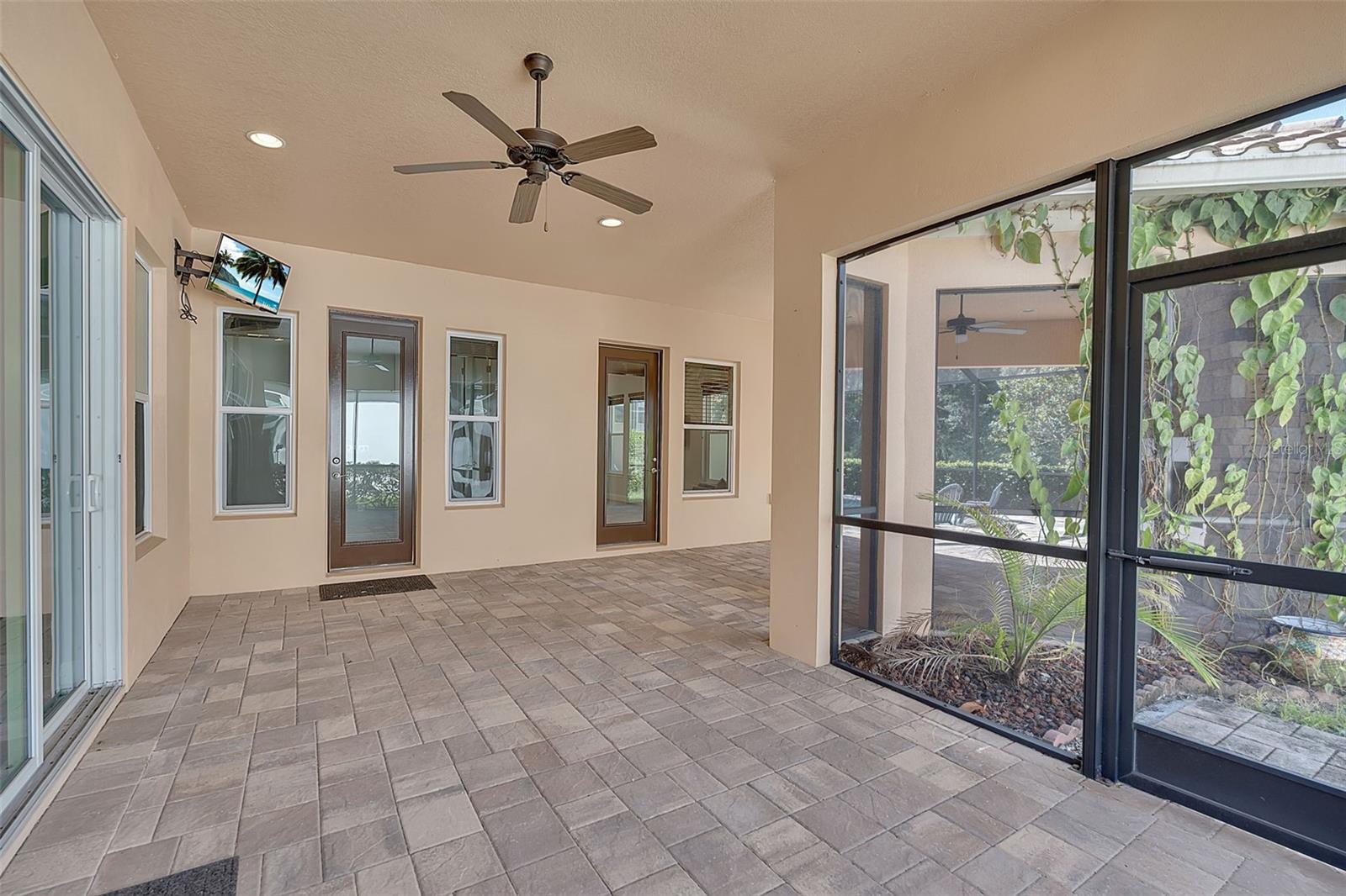 10310 EASTWOOD DR — photo 38