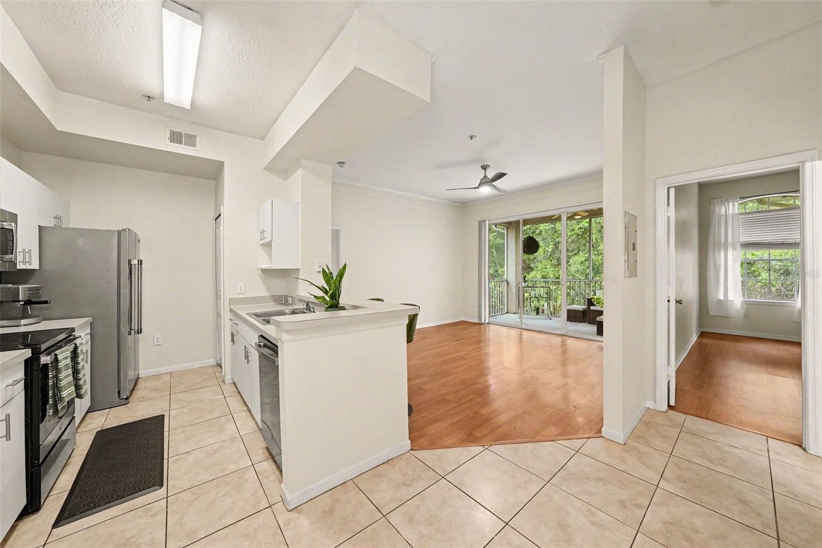 17108 CARRINGTON PARK DR #722 — photo 2