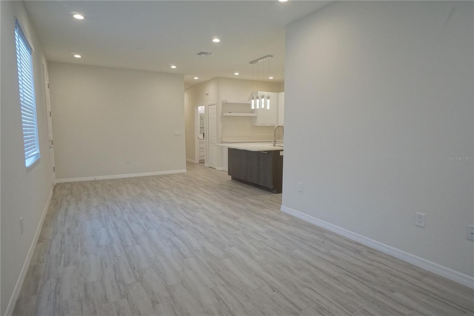 4102 N THATCHER AVE #B — photo 4