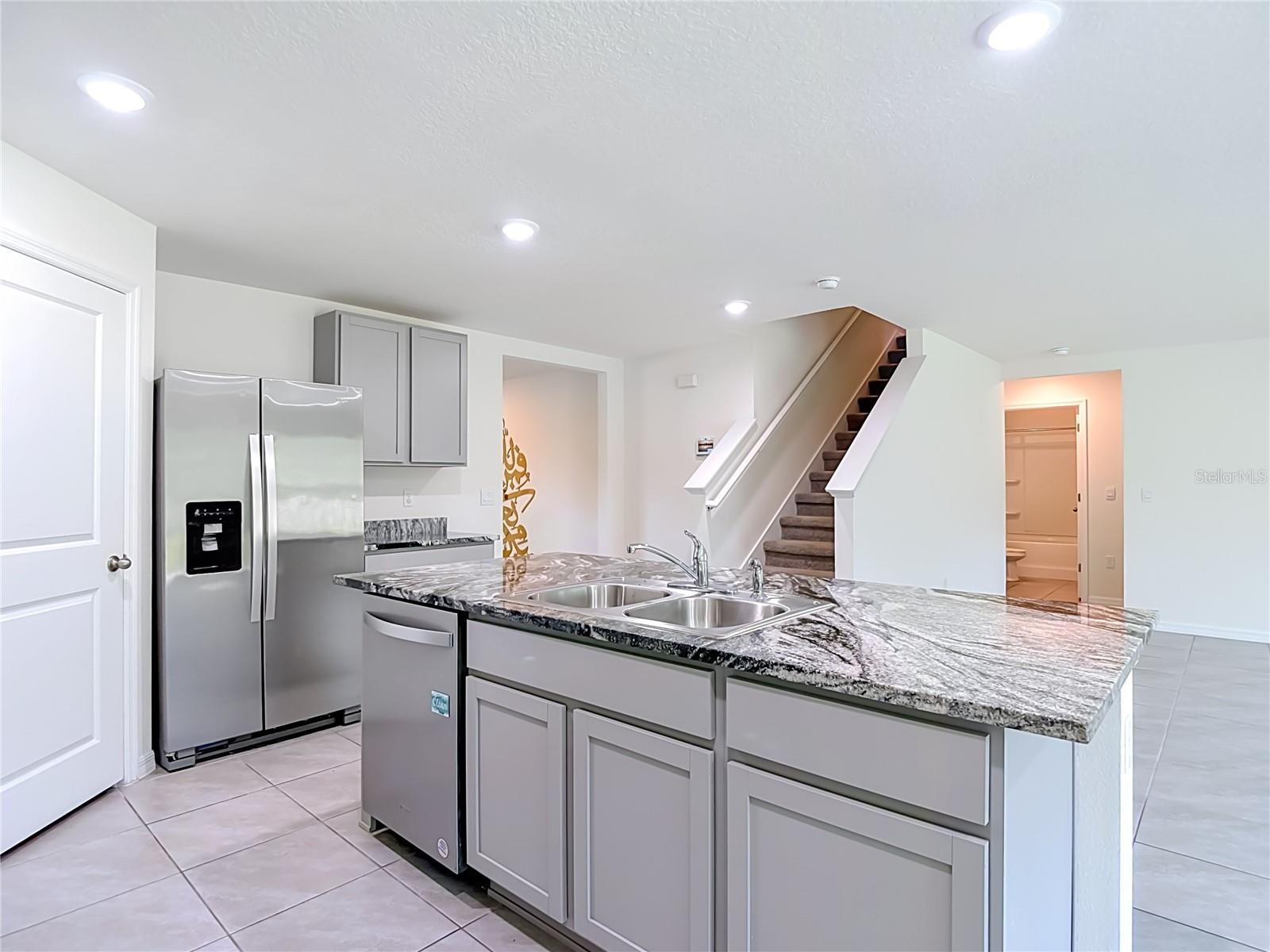 7737 ROSEWOOD GARDEN LOOP — photo 26